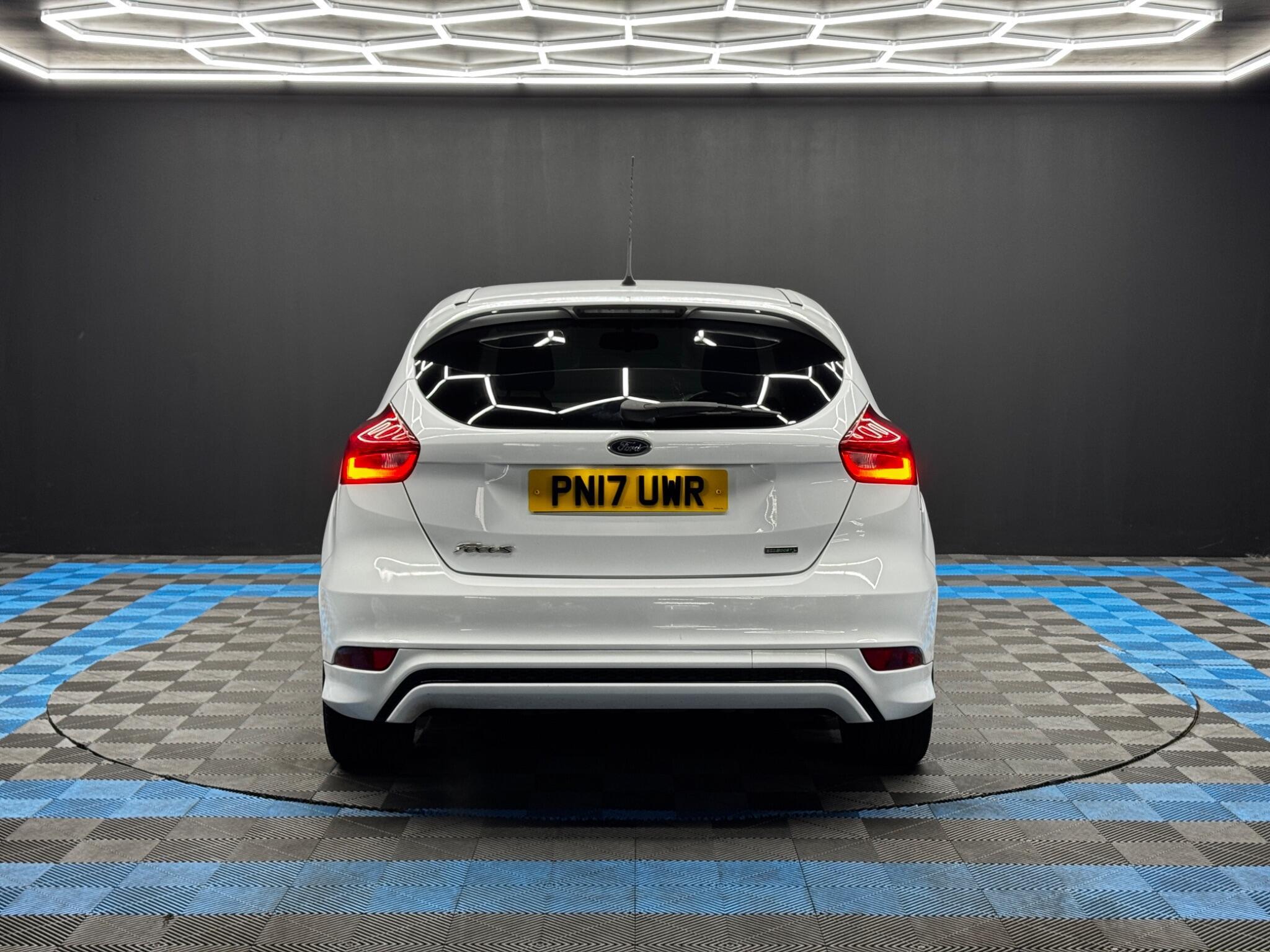Ford Focus - Image 6
