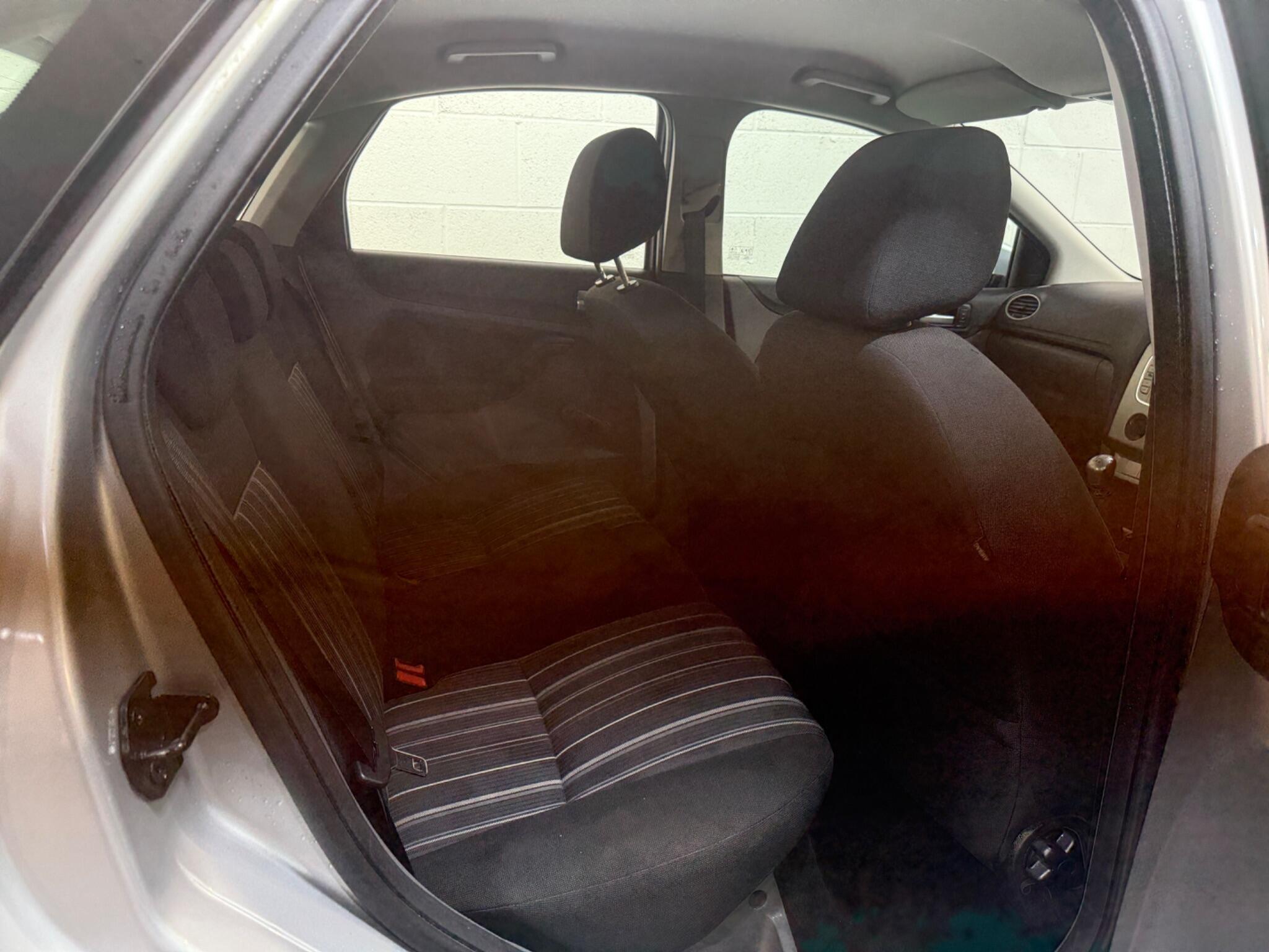 Ford Focus - Image 11