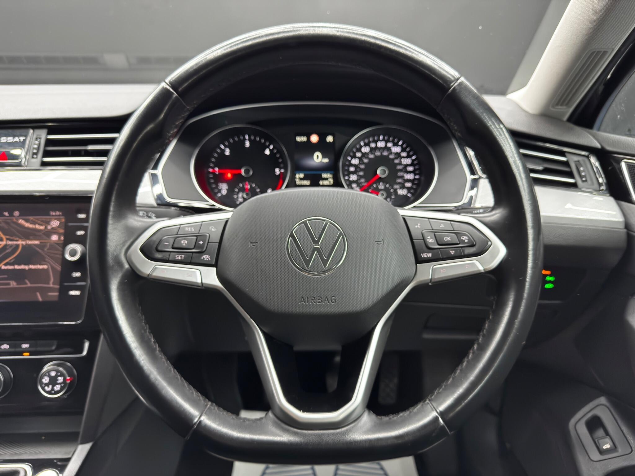 Volkswagen Passat - Image 18