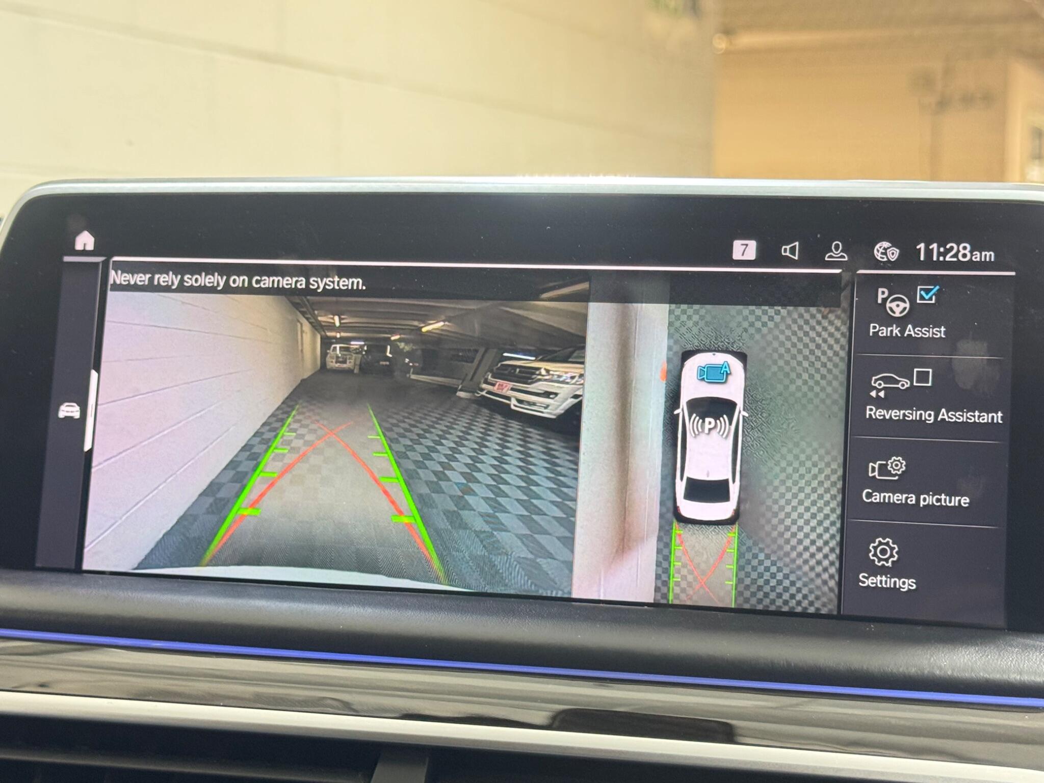 BMW 7 Series - Image 14