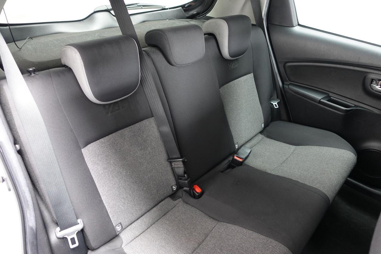 Toyota Yaris - Image 18