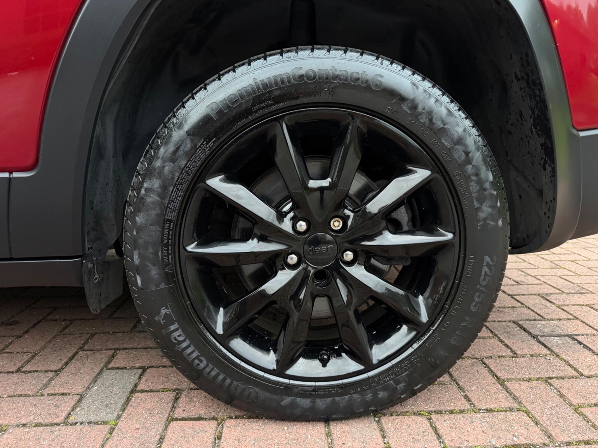 Jeep Cherokee - Image 25