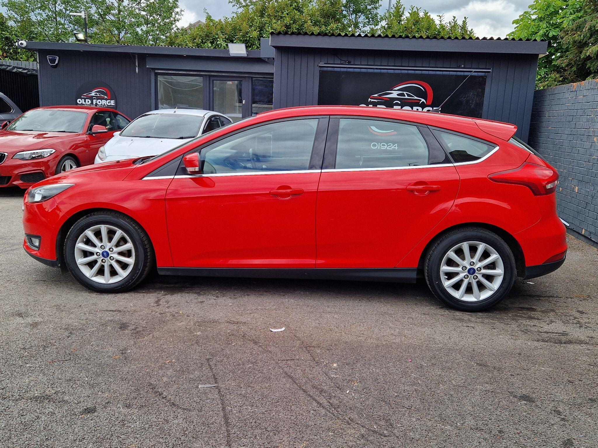 Ford Focus - Image 6