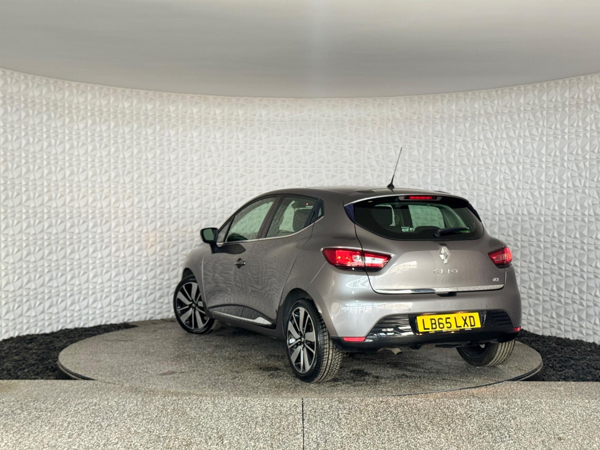 Renault Clio - Image 3