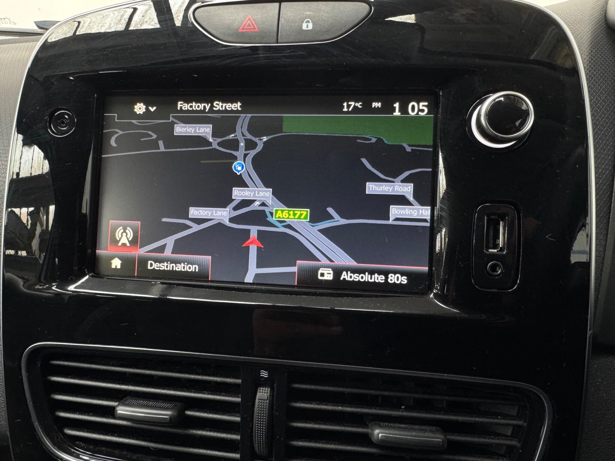 Renault Clio - Image 15