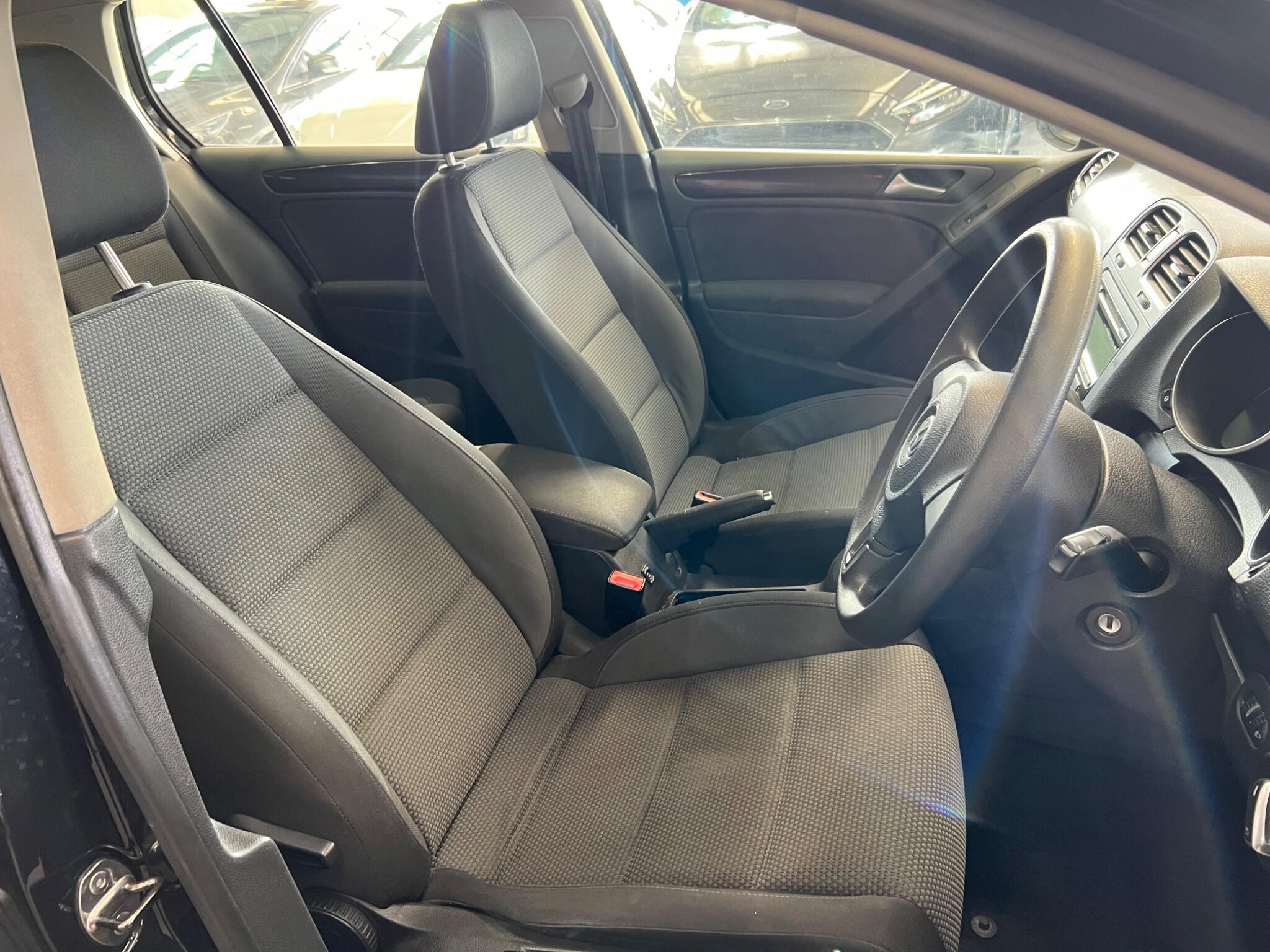 Volkswagen Golf - Image 17