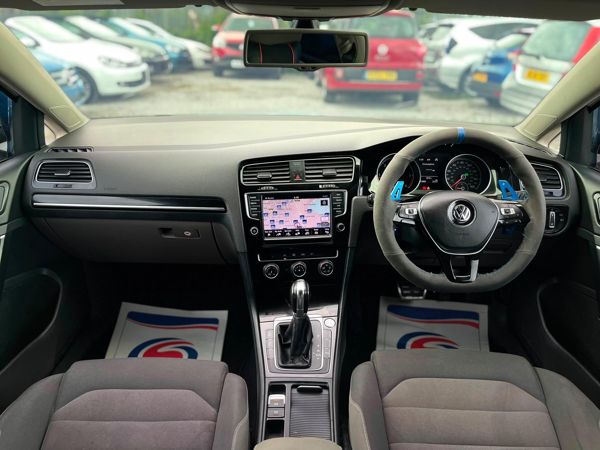 Volkswagen Golf - Image 18