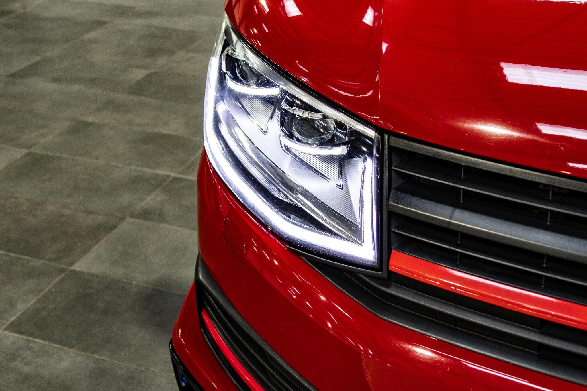 Volkswagen Transporter - Image 12