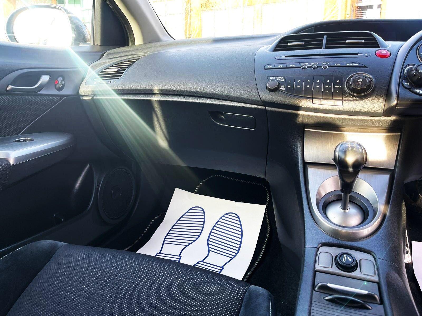 Honda Civic - Image 18