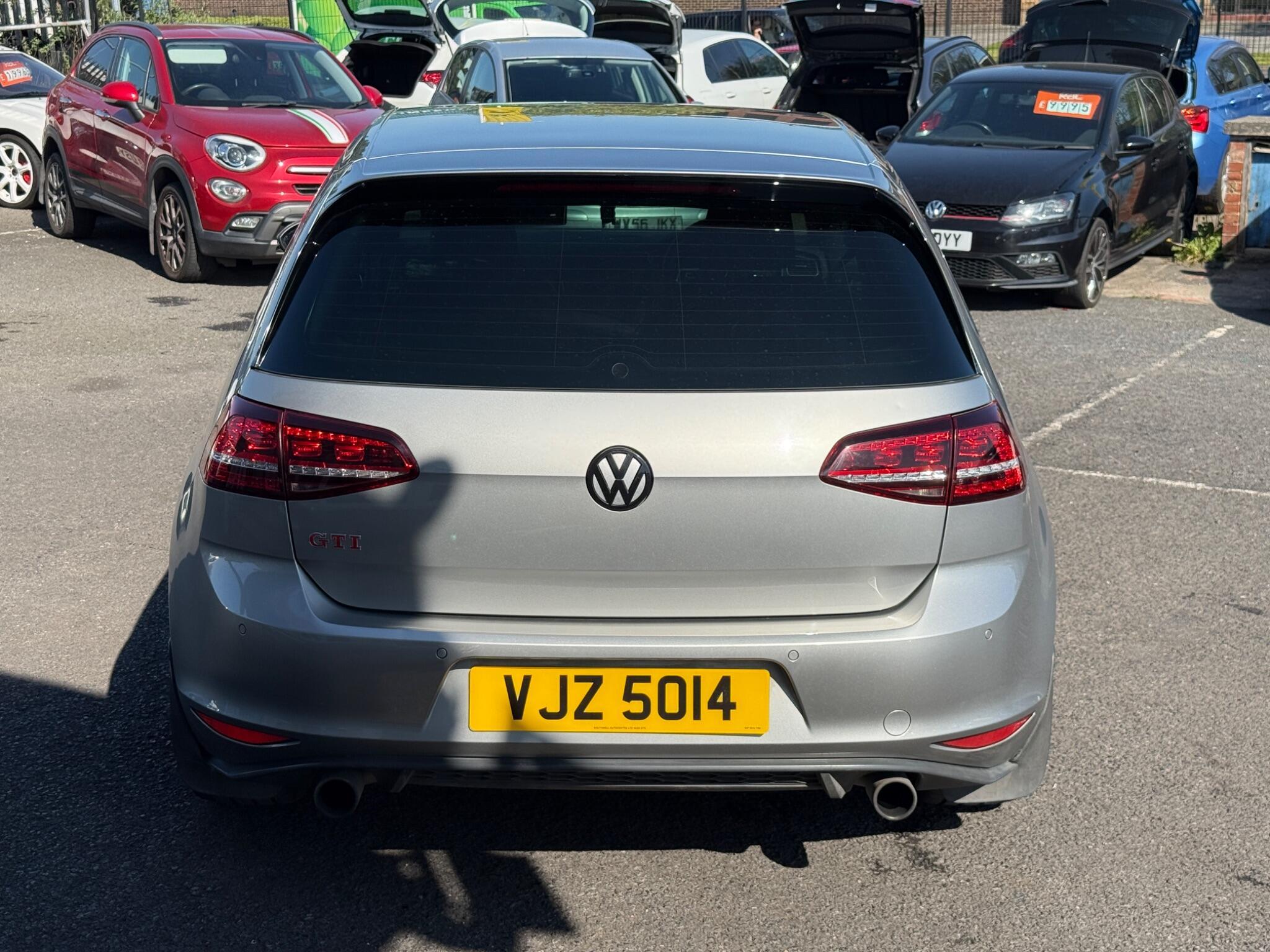 Volkswagen Golf - Image 7