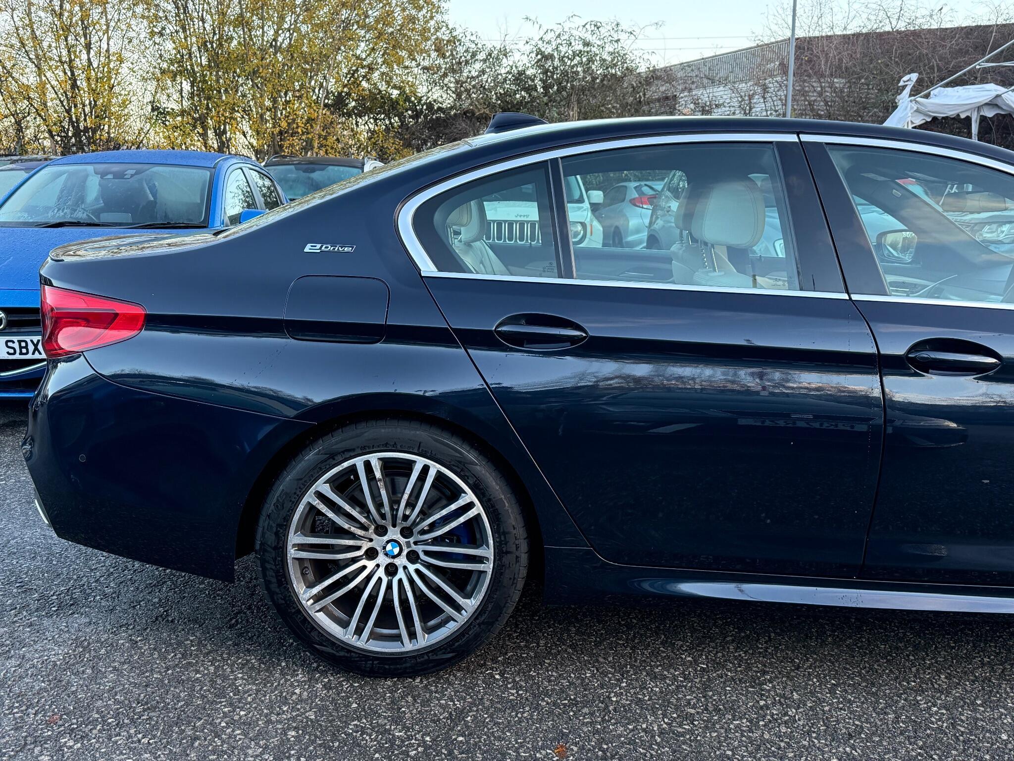BMW 5 Series - Image 18