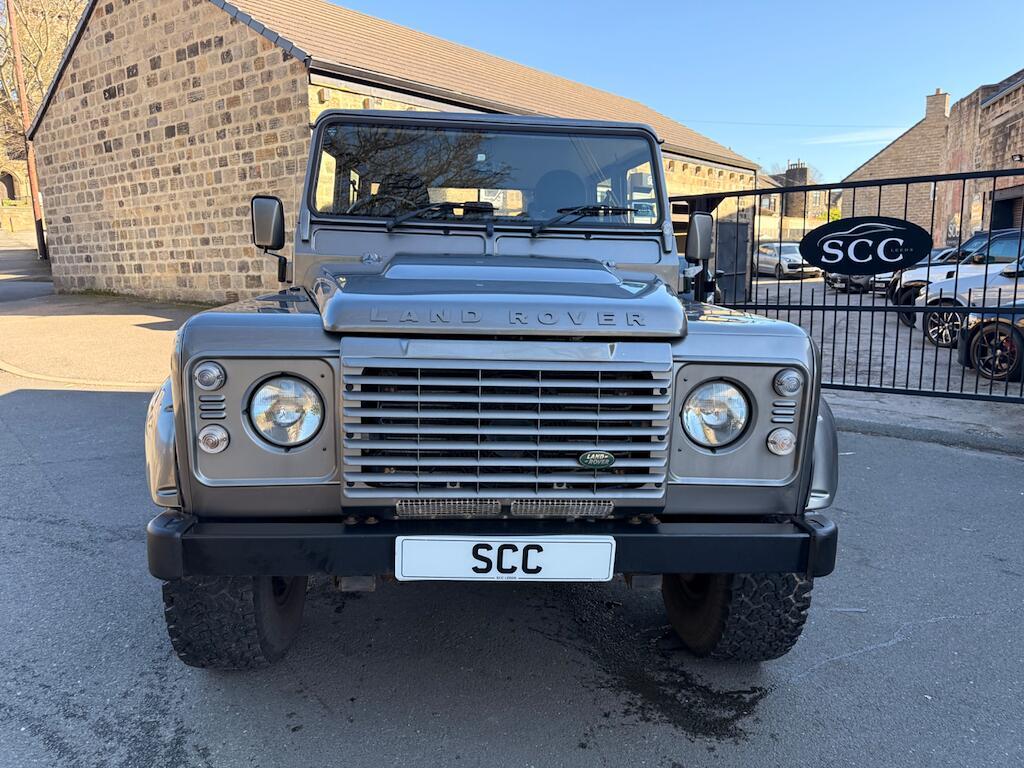 Land Rover Defender 110 - Image 6