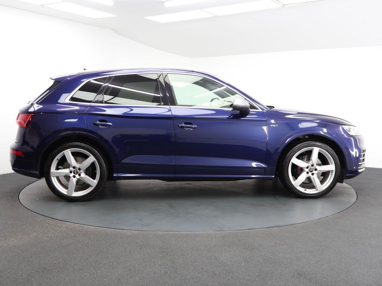 Audi SQ5 - Image 14