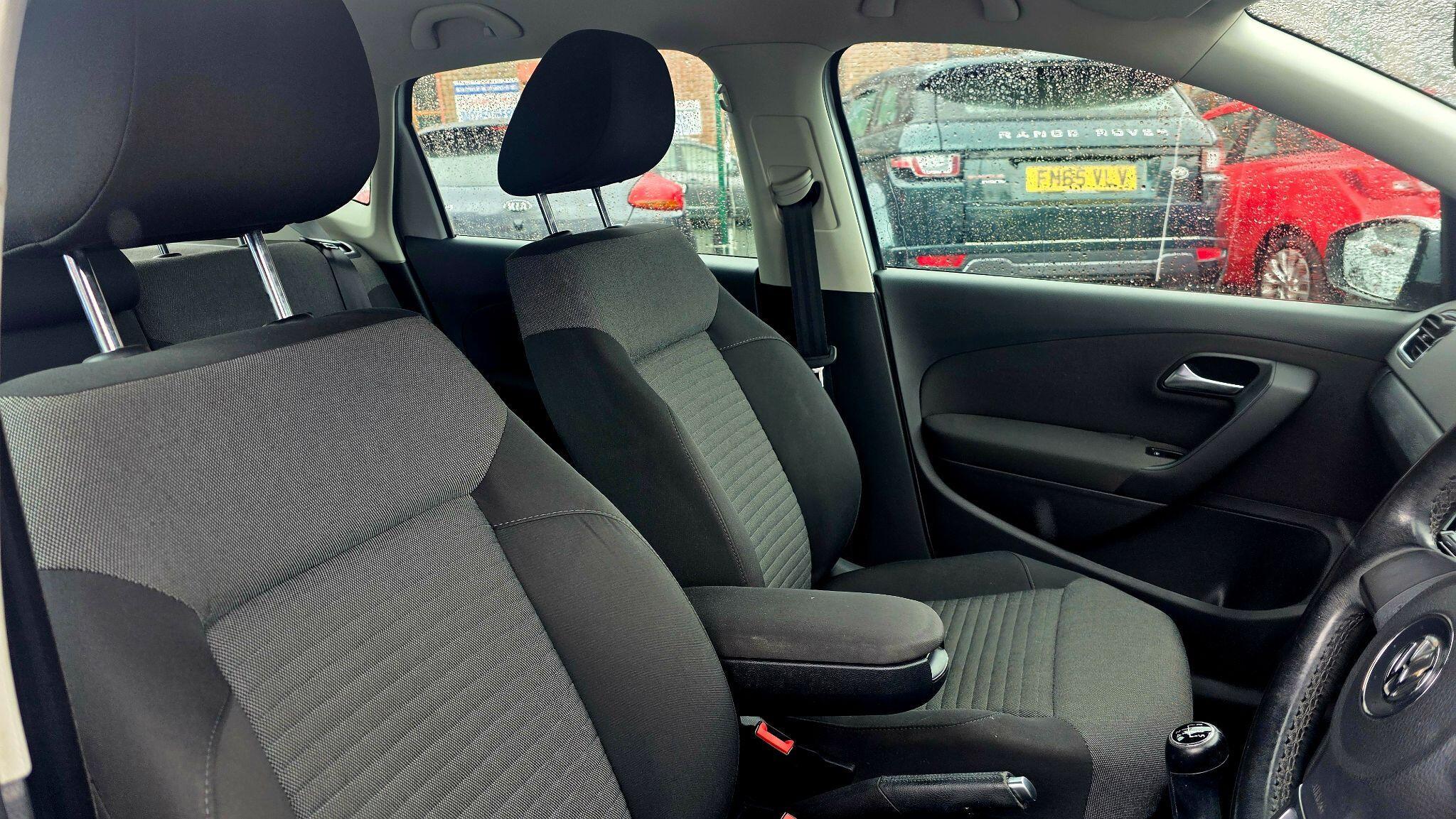 Volkswagen Polo - Image 12
