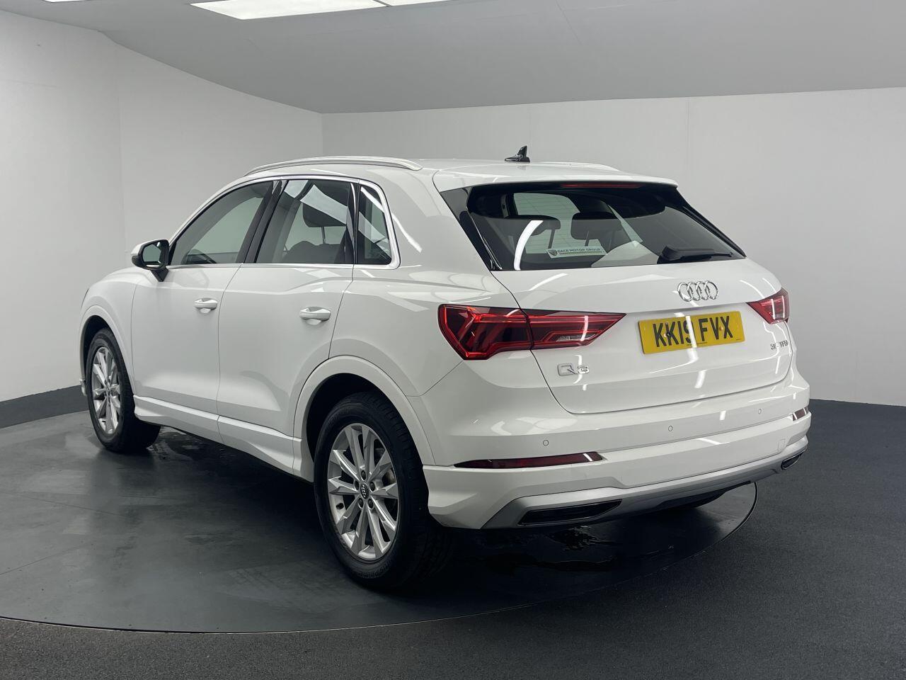 Audi Q3 - Image 6