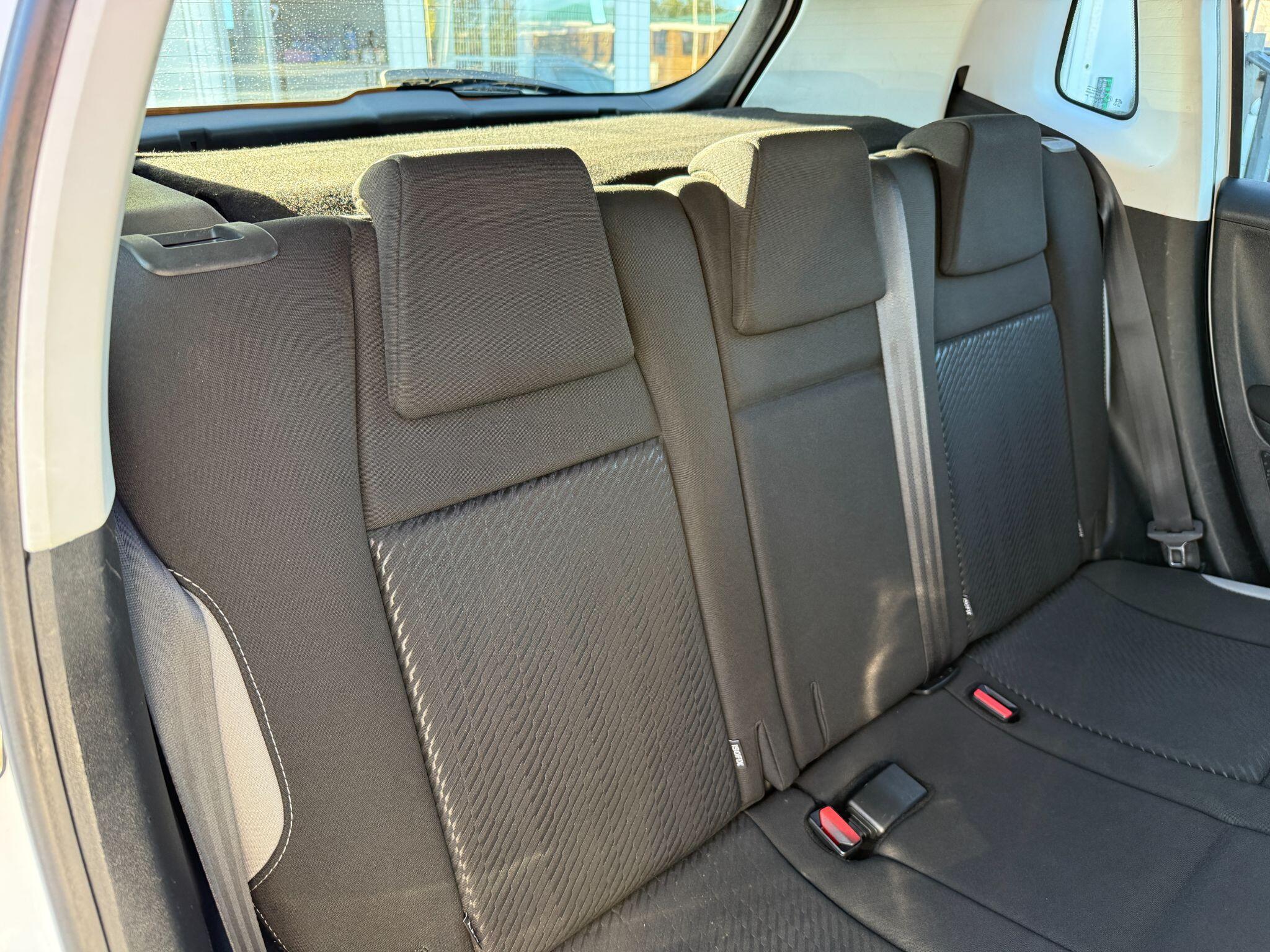 Peugeot 2008 - Image 4