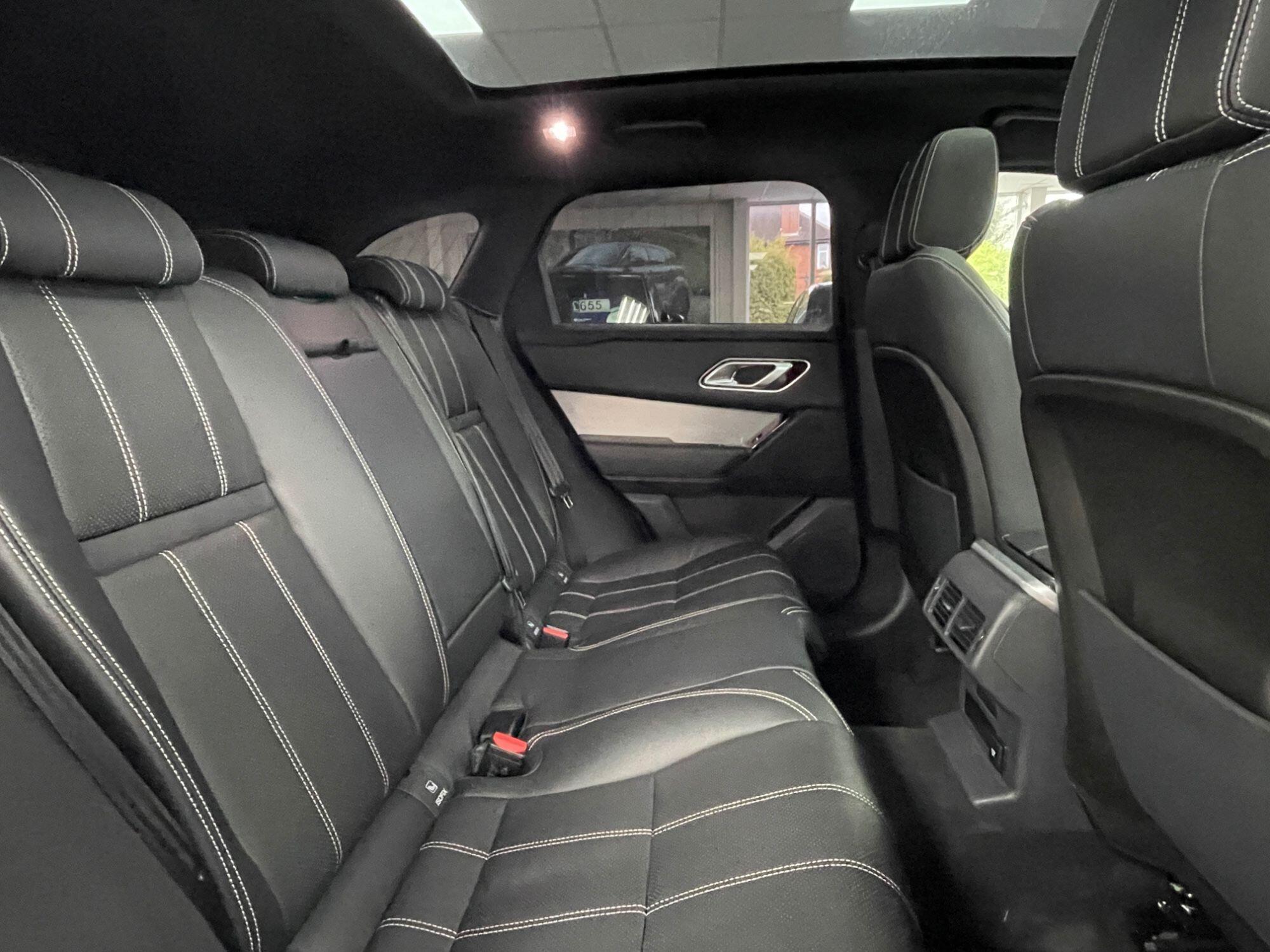 Land Rover Range Rover Velar - Image 26