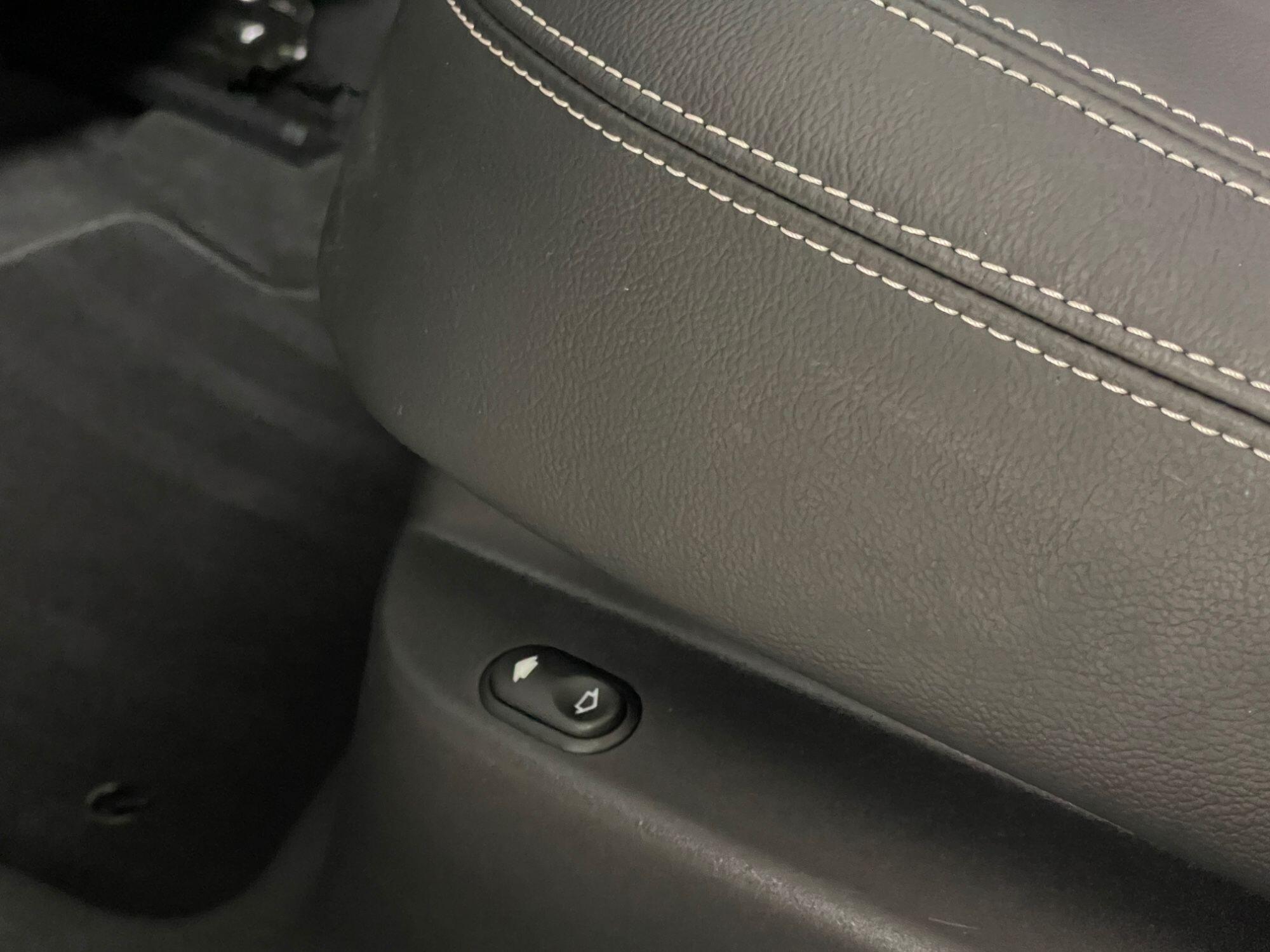 Land Rover Range Rover Velar - Image 27