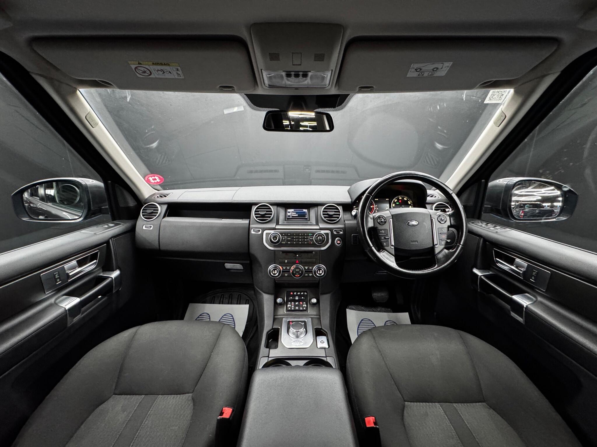 Land Rover DISCOVERY 4 - Image 17