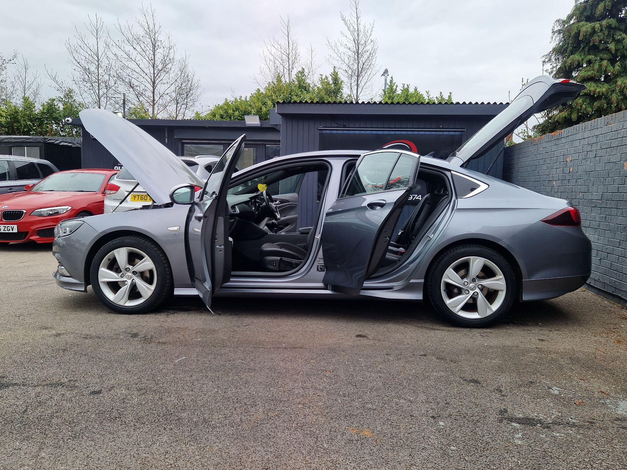 Vauxhall Insignia - Image 15