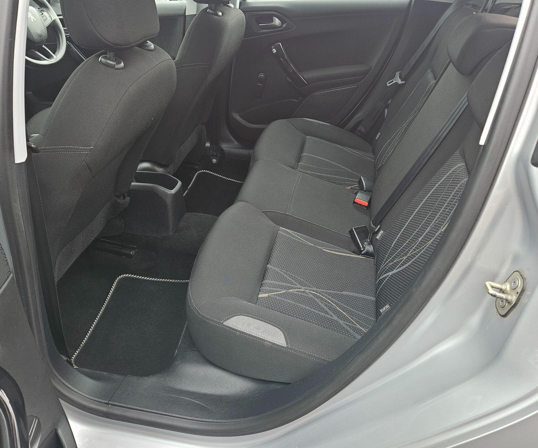 Peugeot 208 - Image 52