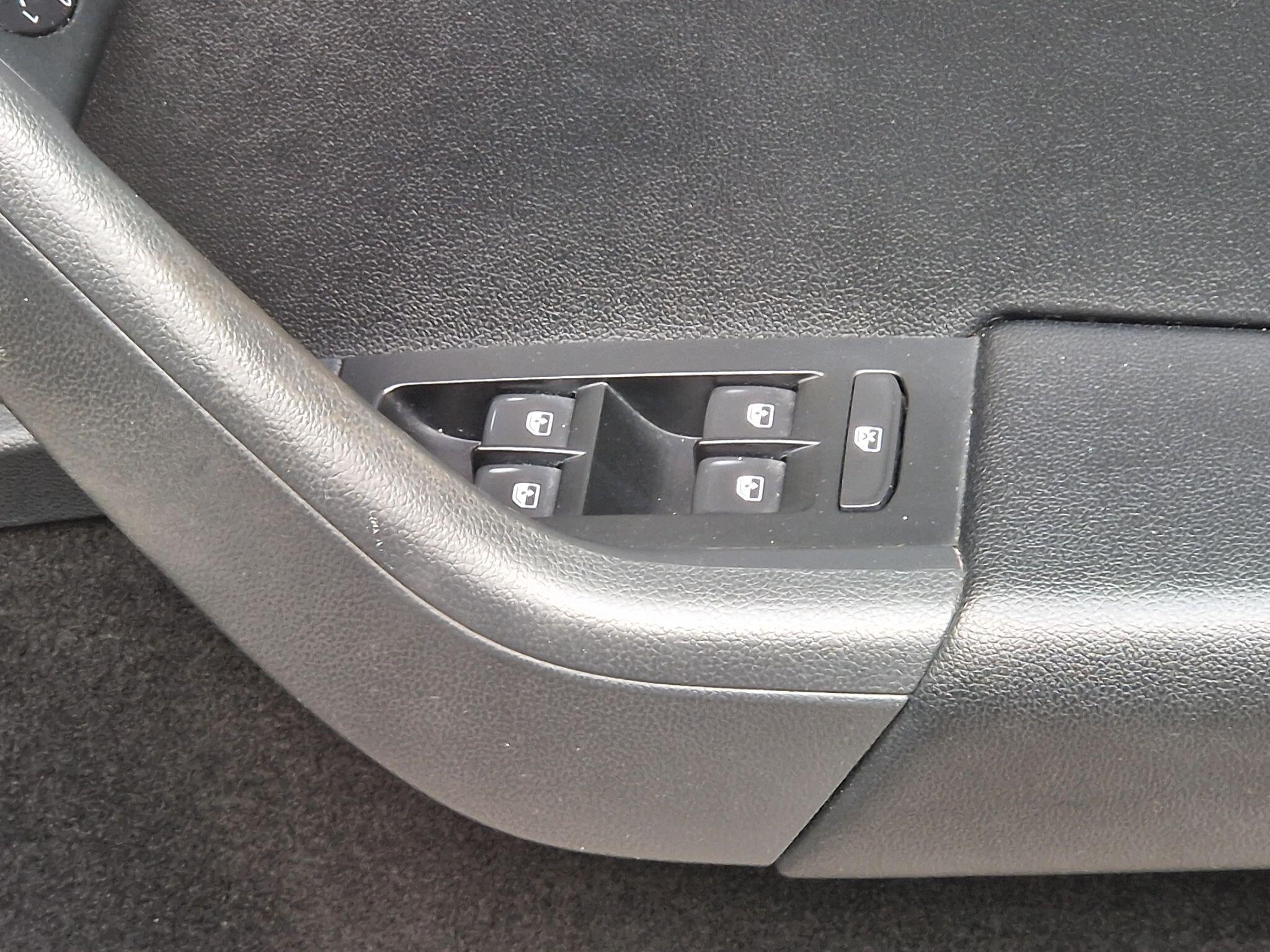 Skoda Octavia - Image 31