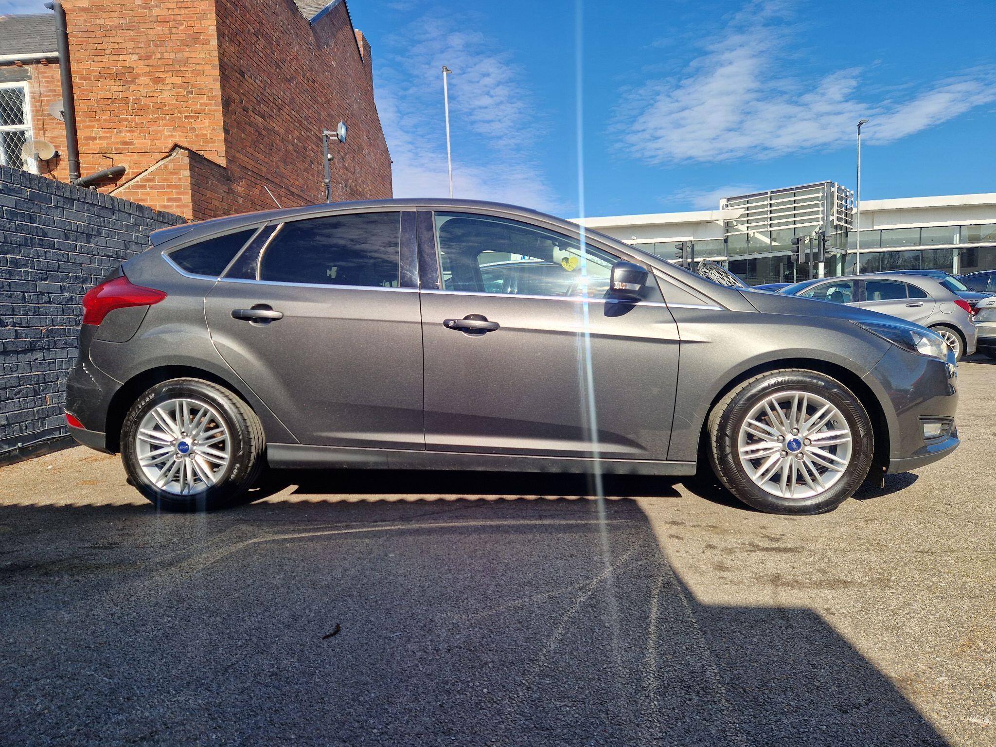 Ford Focus - Image 7