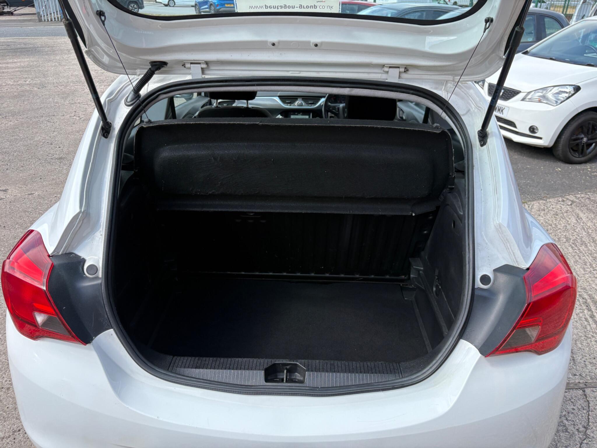 Vauxhall Corsa - Image 15