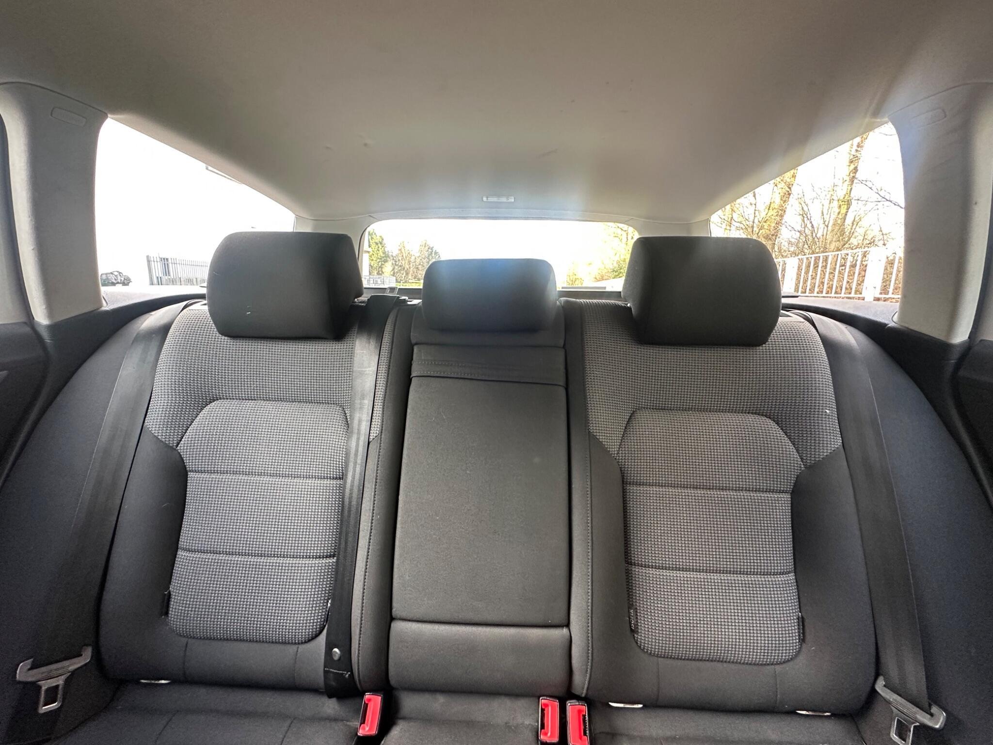 Volkswagen Passat - Image 39