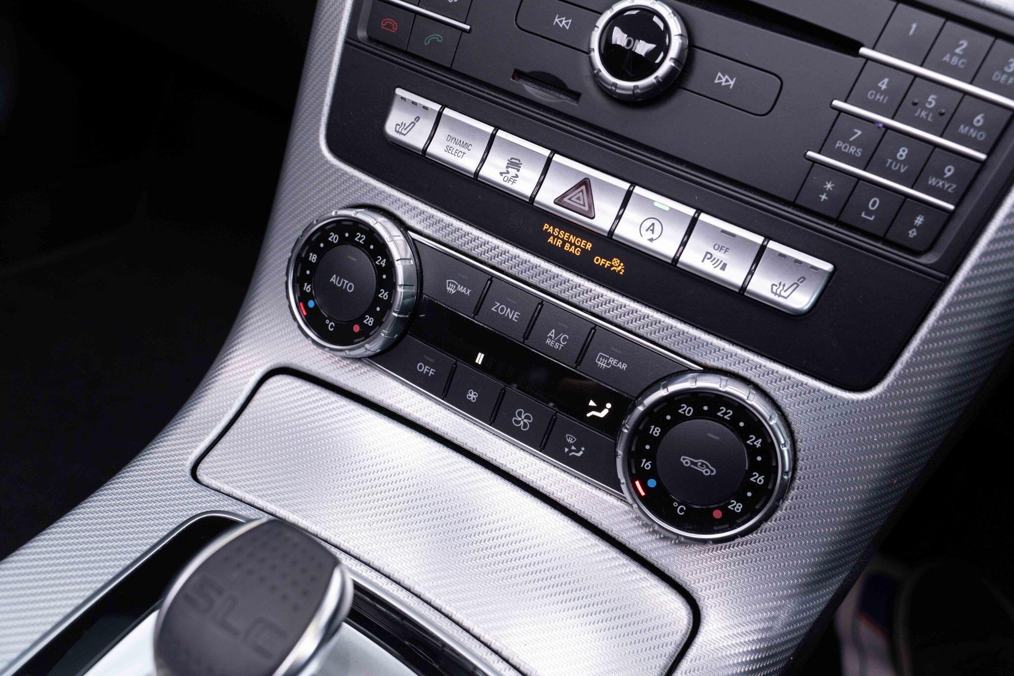 Mercedes SLC - Image 15