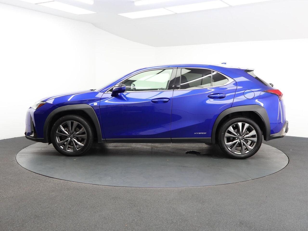 Lexus UX - Image 8
