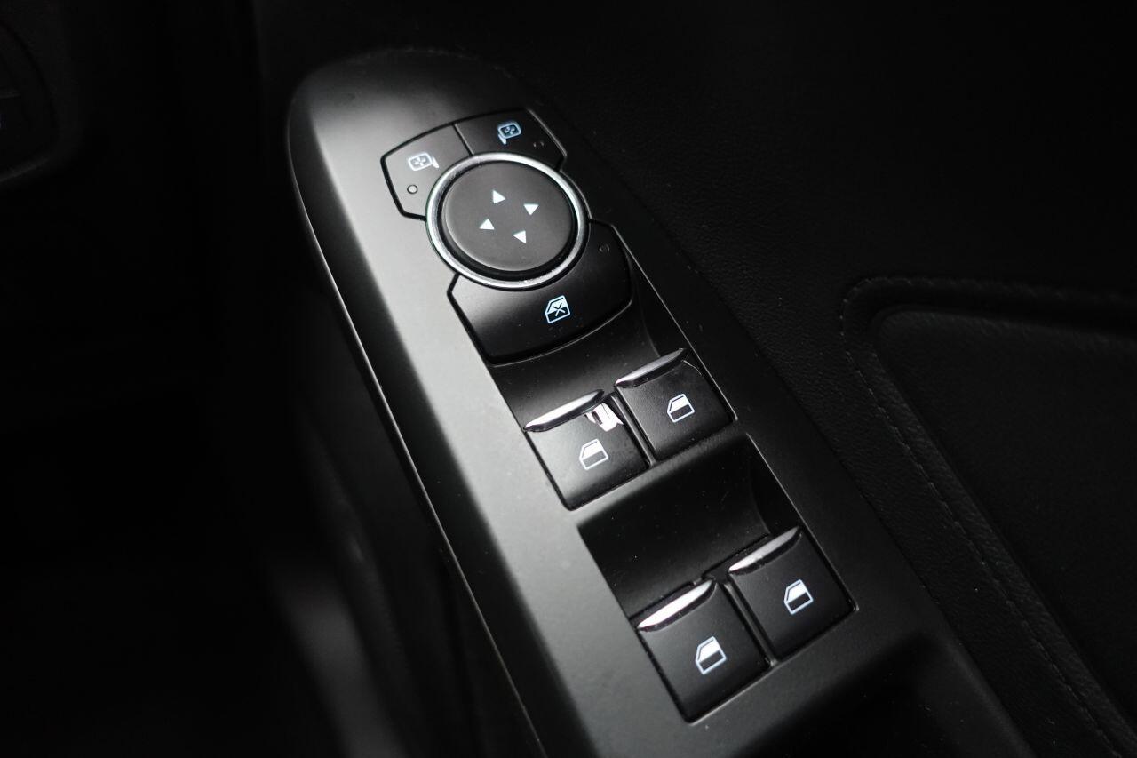 Ford Focus - Image 51