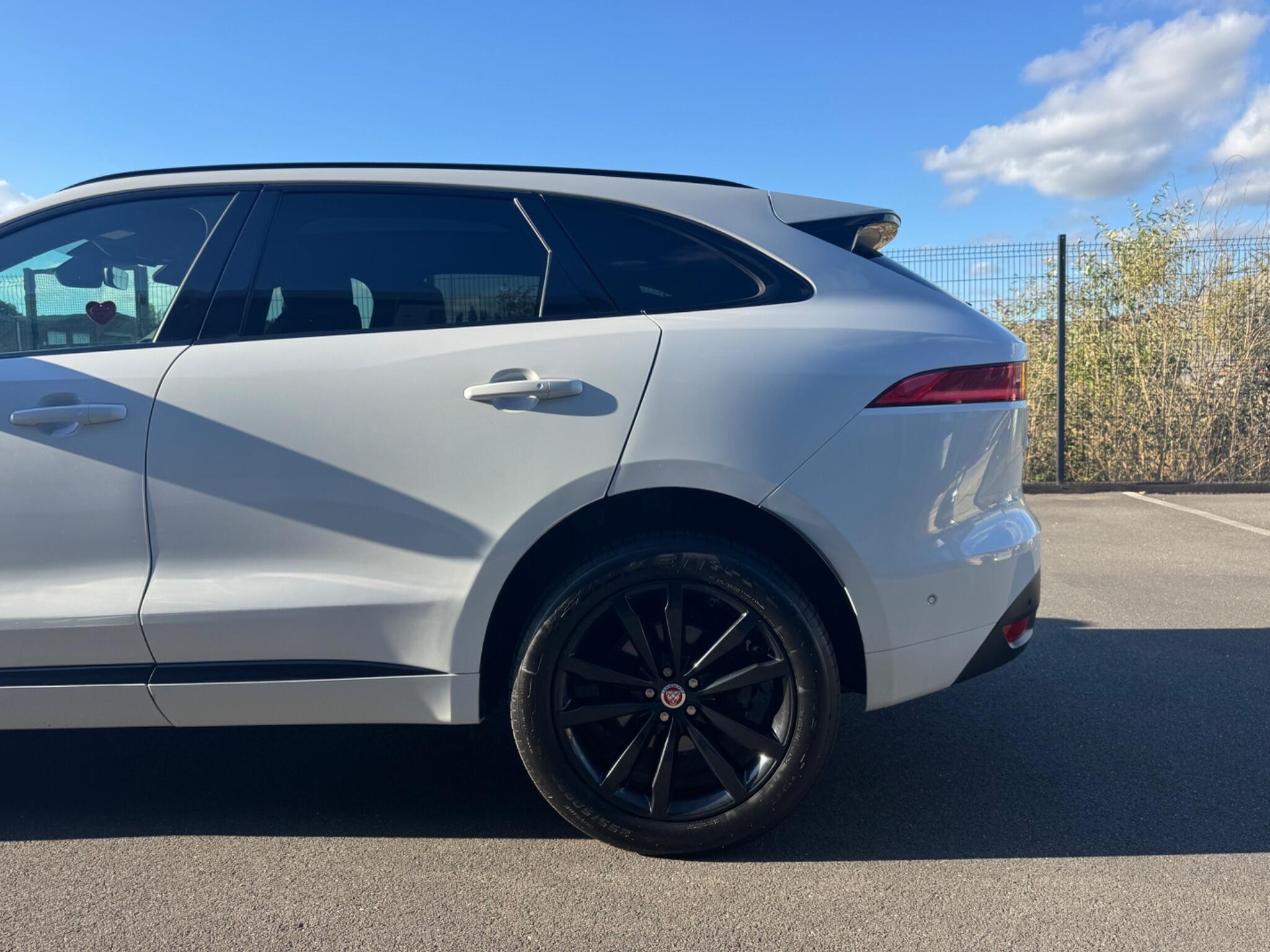 Jaguar F-Pace - Image 10