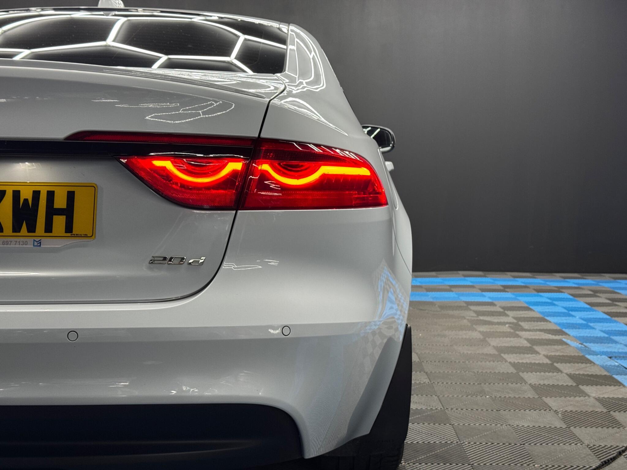 Jaguar XF - Image 41