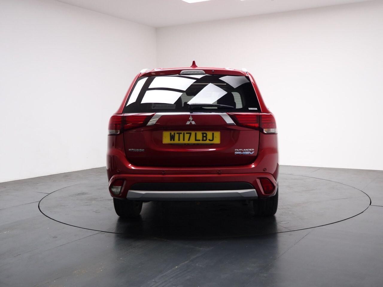 Mitsubishi Outlander - Image 11