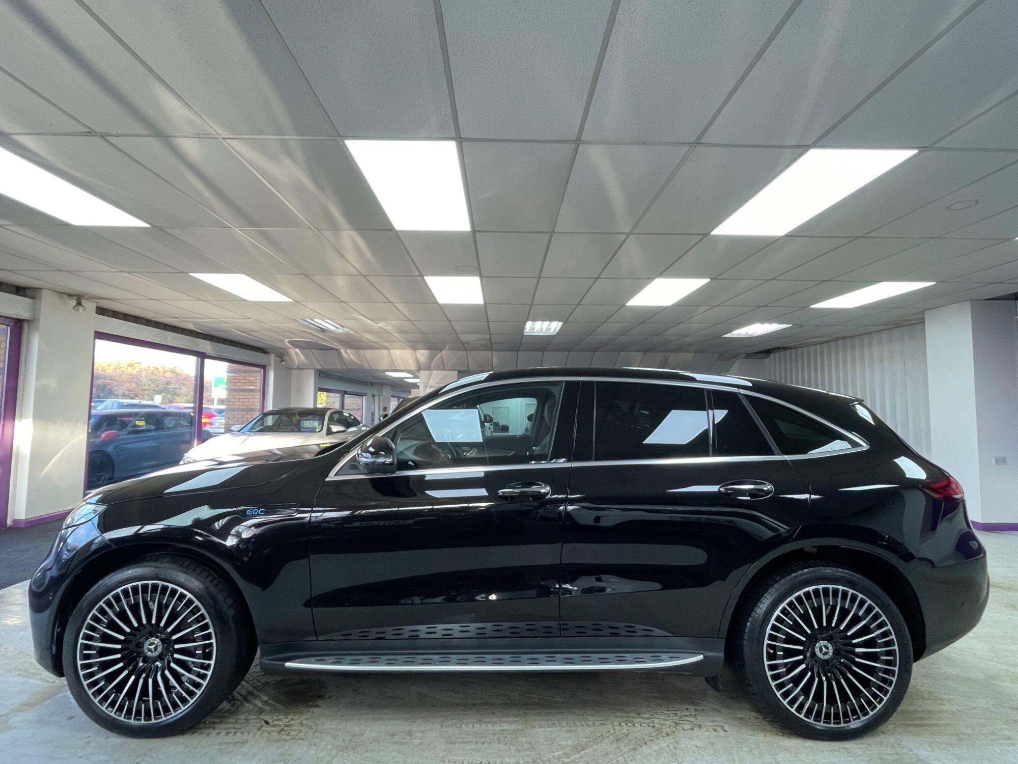 Mercedes Eqc - Image 11