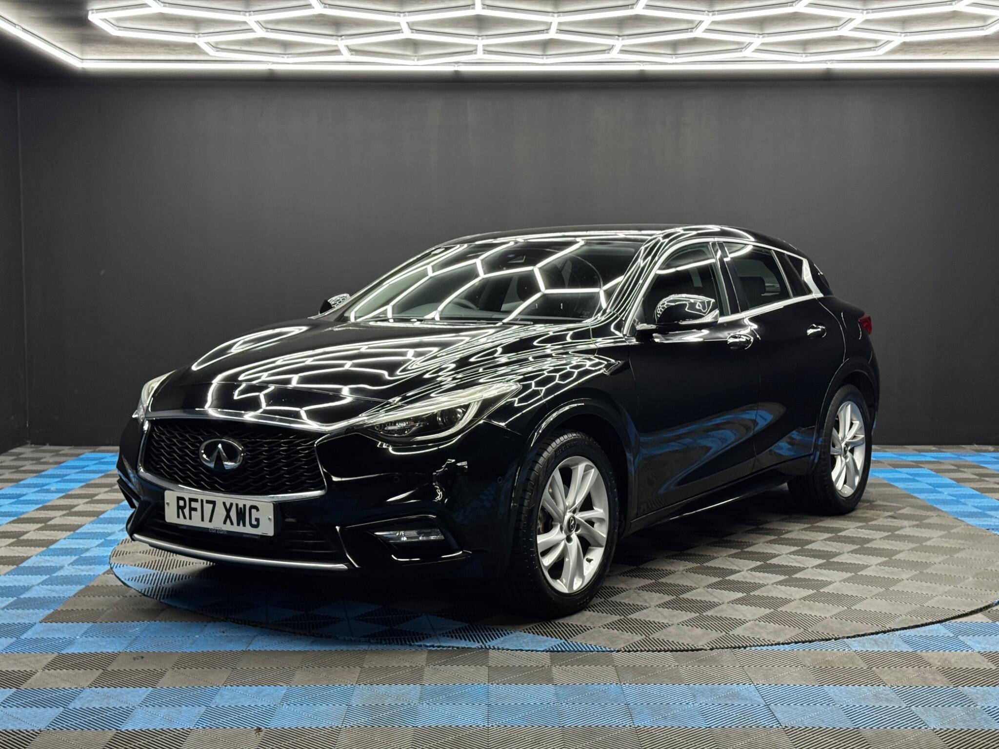 Infiniti Q30 - Image 3