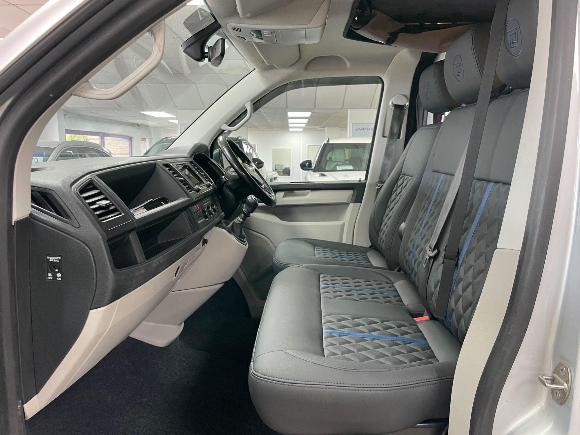 Volkswagen Transporter - Image 38