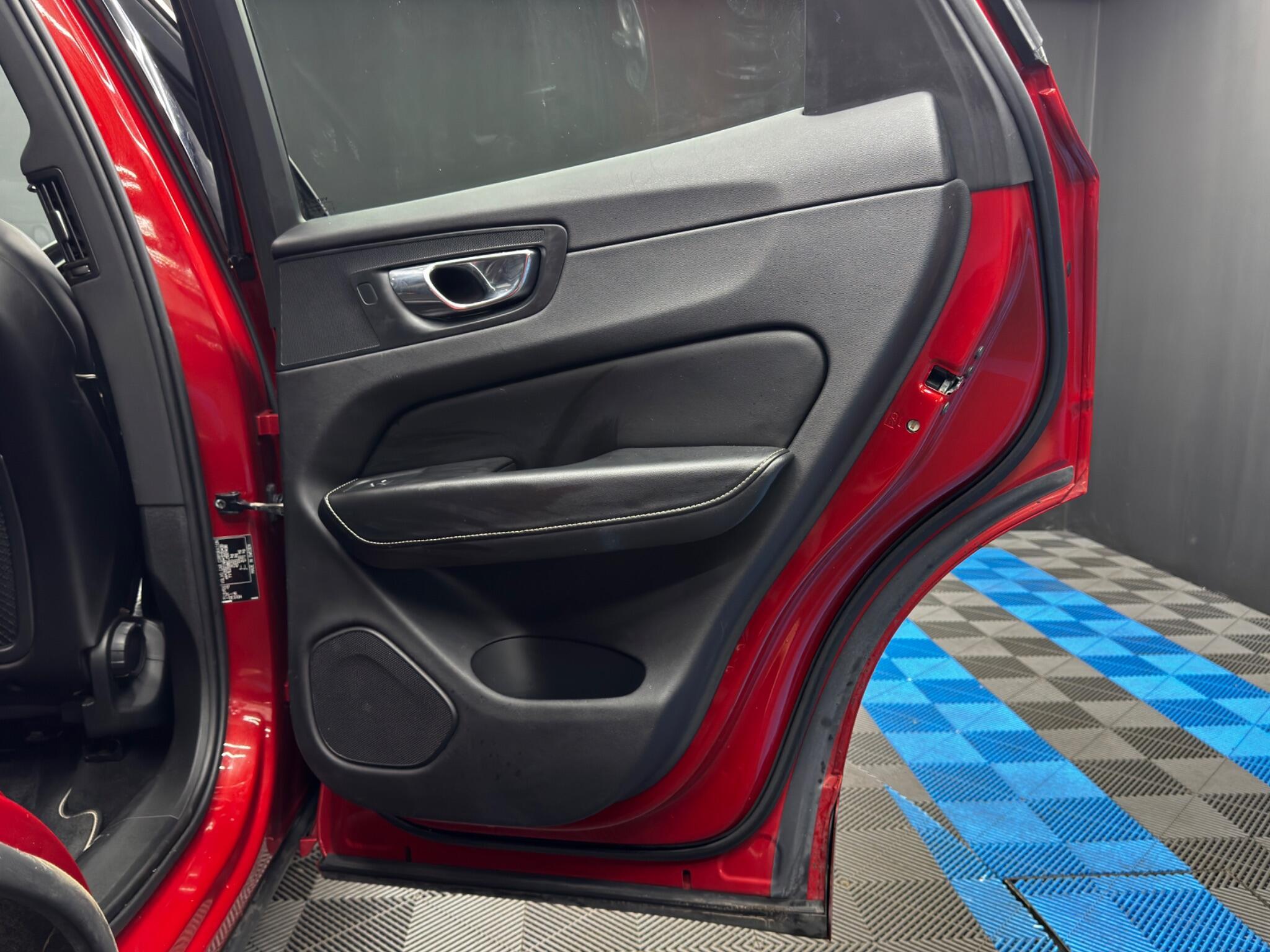 Volvo XC60 - Image 38