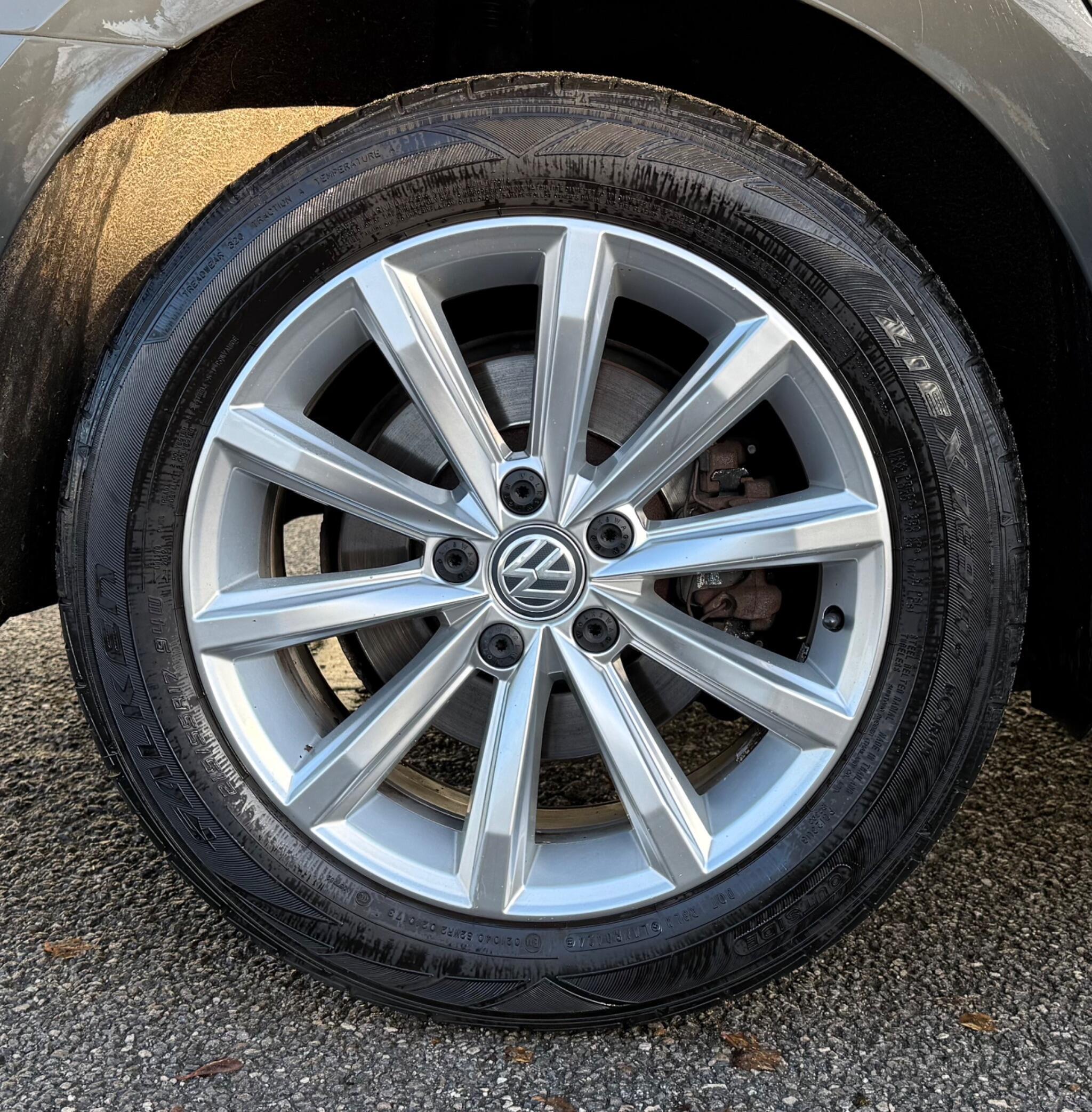 Volkswagen Passat - Image 18