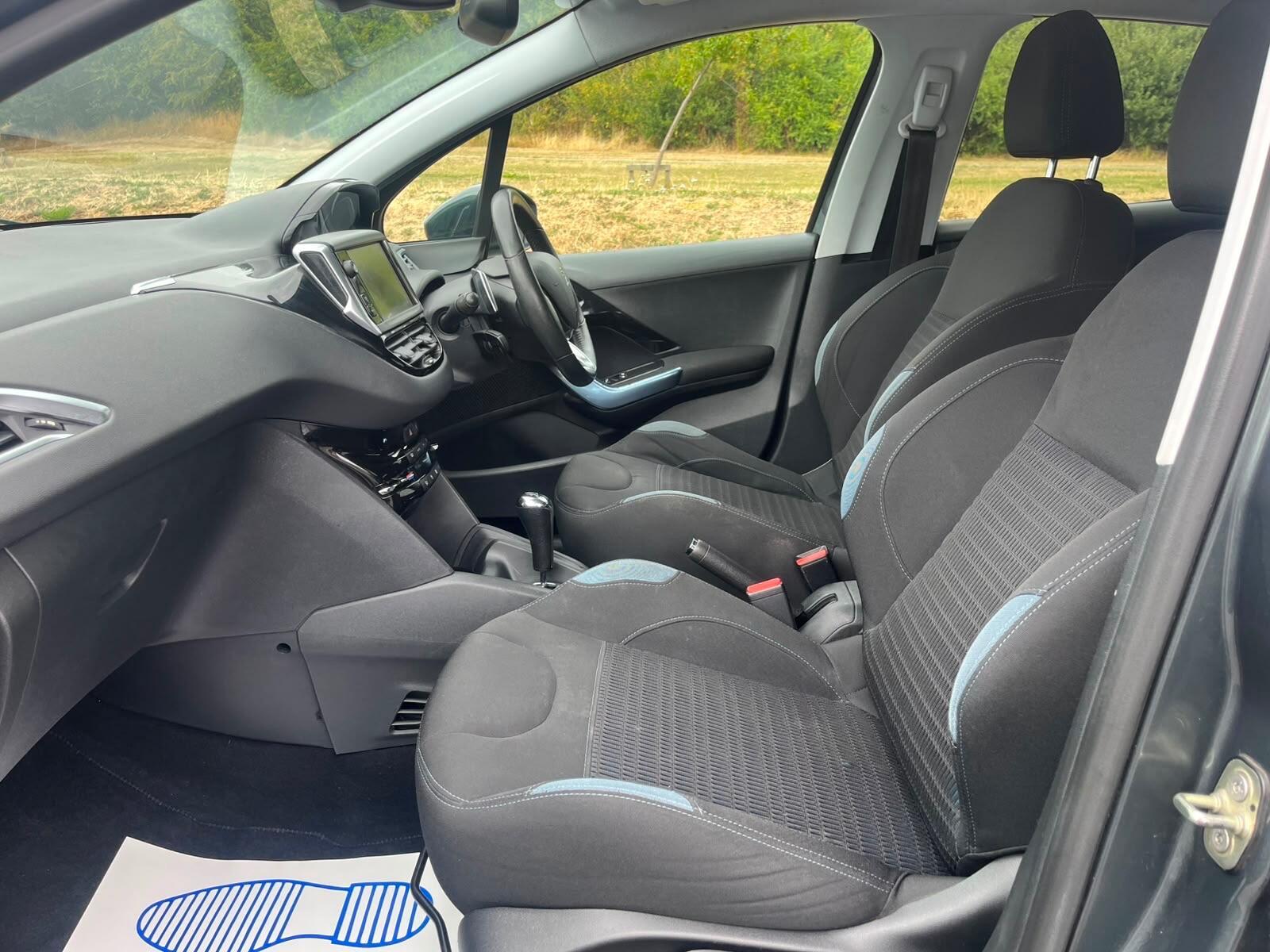 Peugeot 208 - Image 7