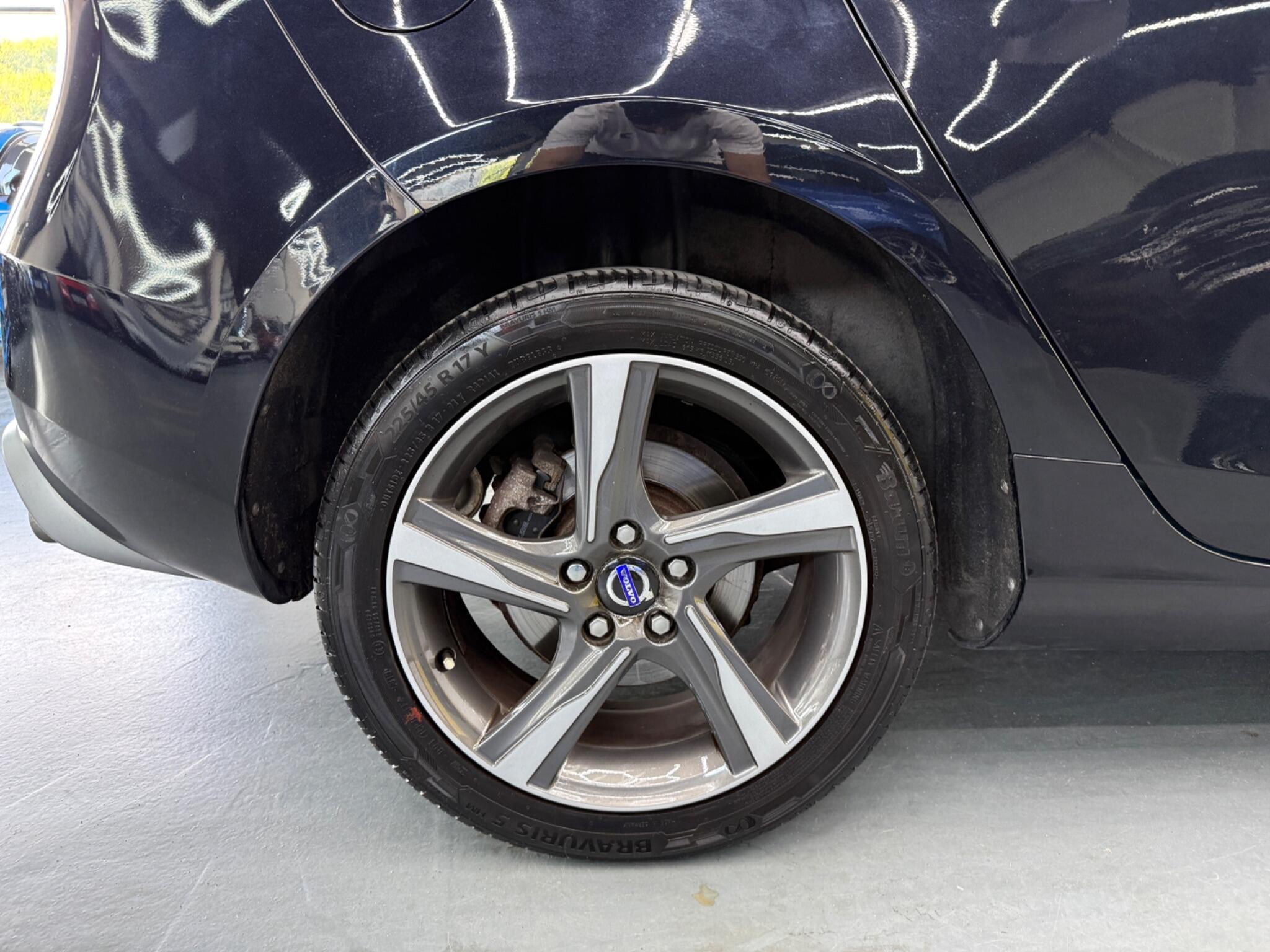 Volvo V40 - Image 15