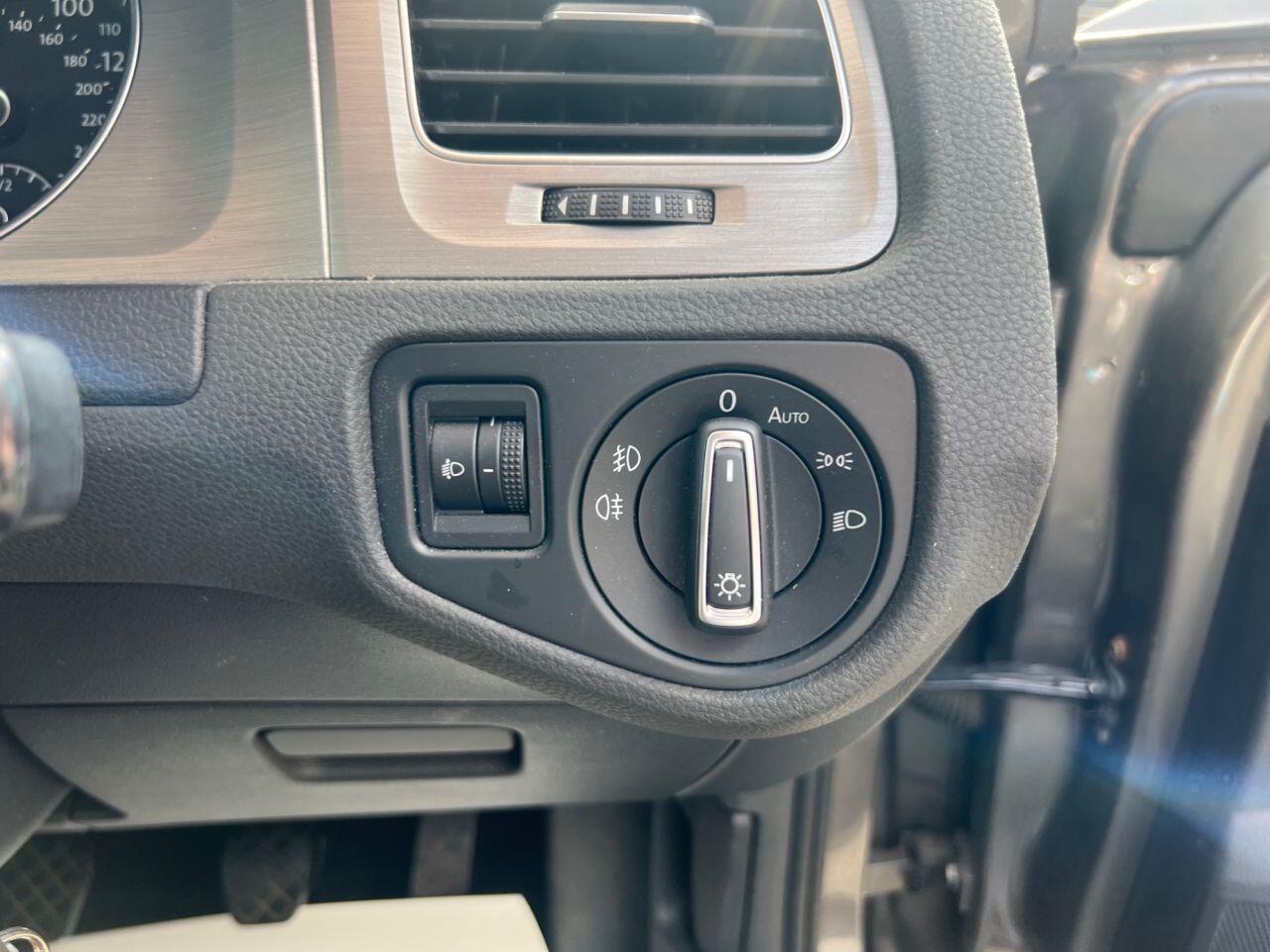 Volkswagen Golf - Image 23