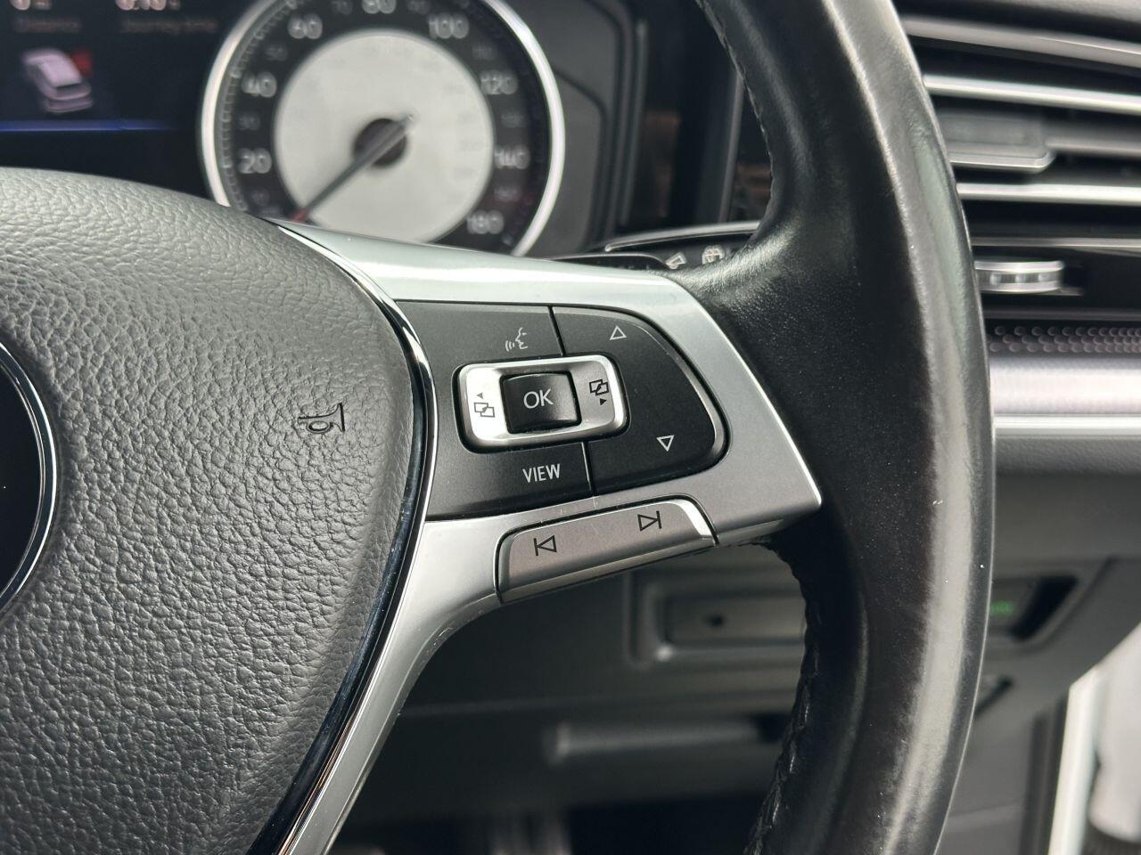 Volkswagen Touareg - Image 21