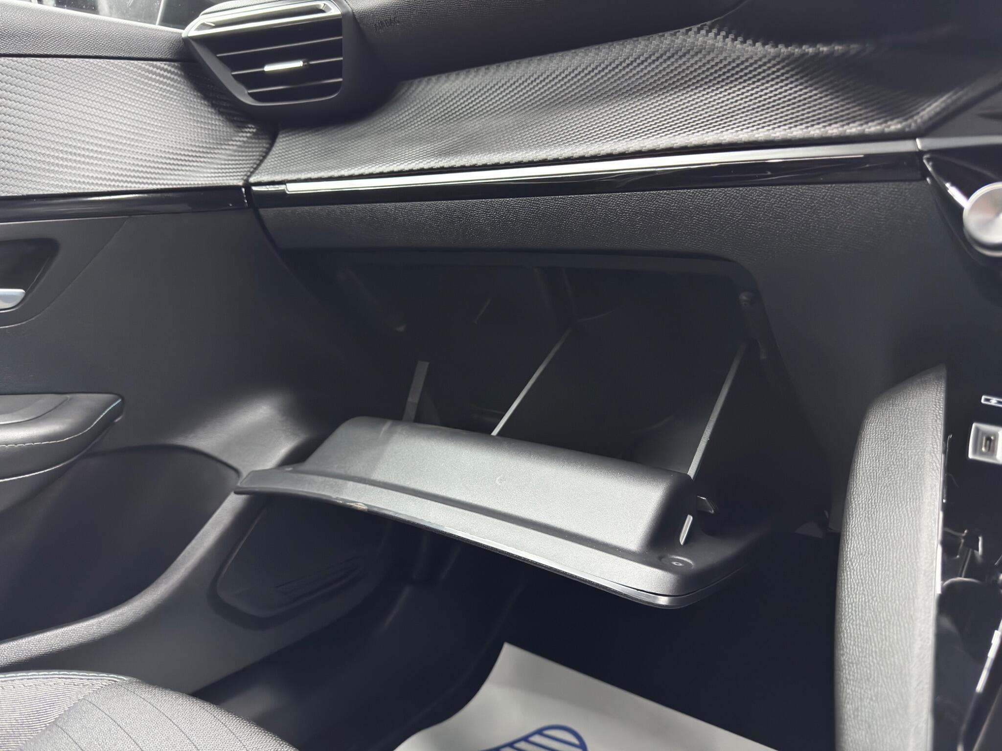 Peugeot 208 - Image 35