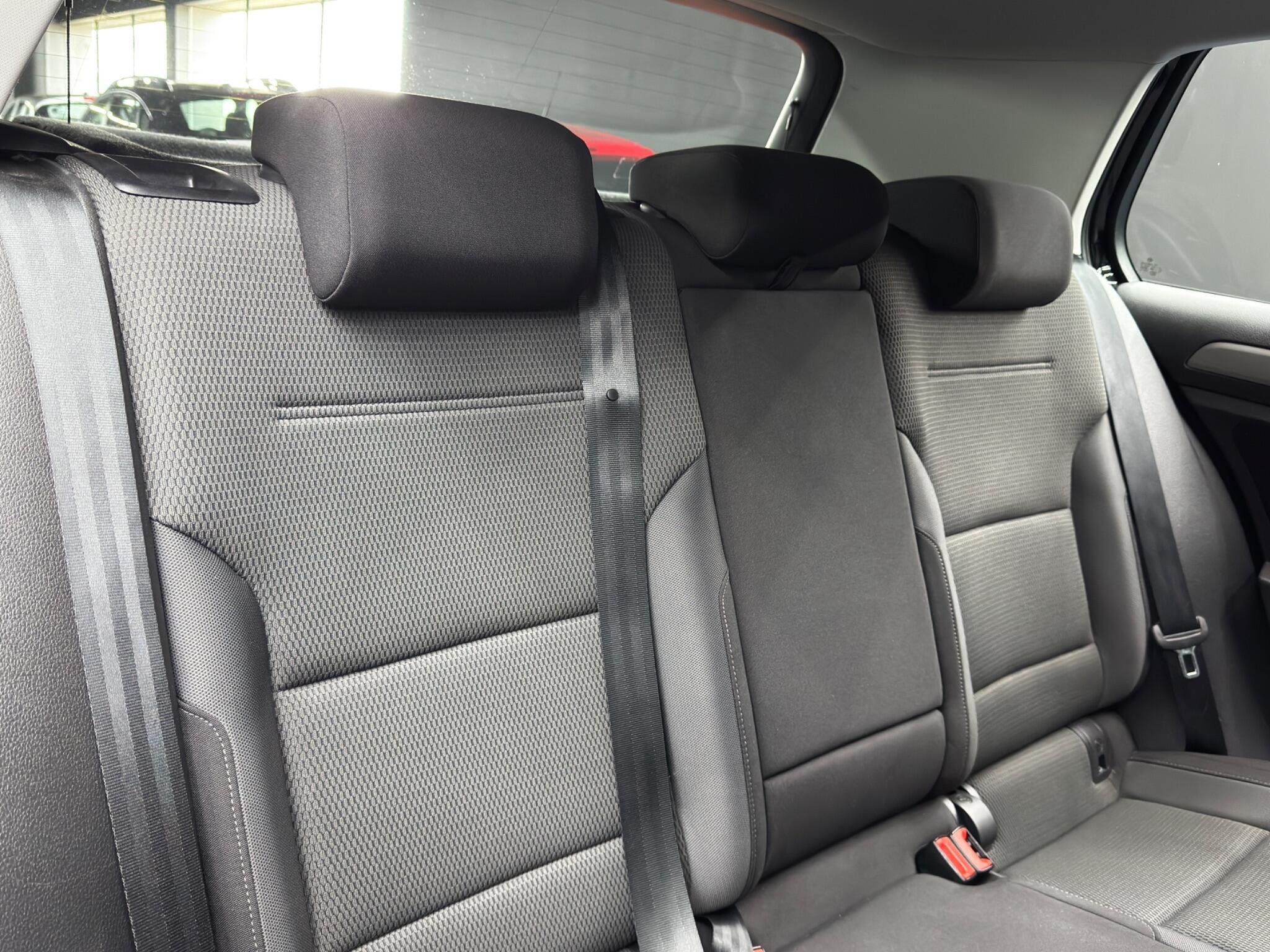 Volkswagen Golf - Image 14