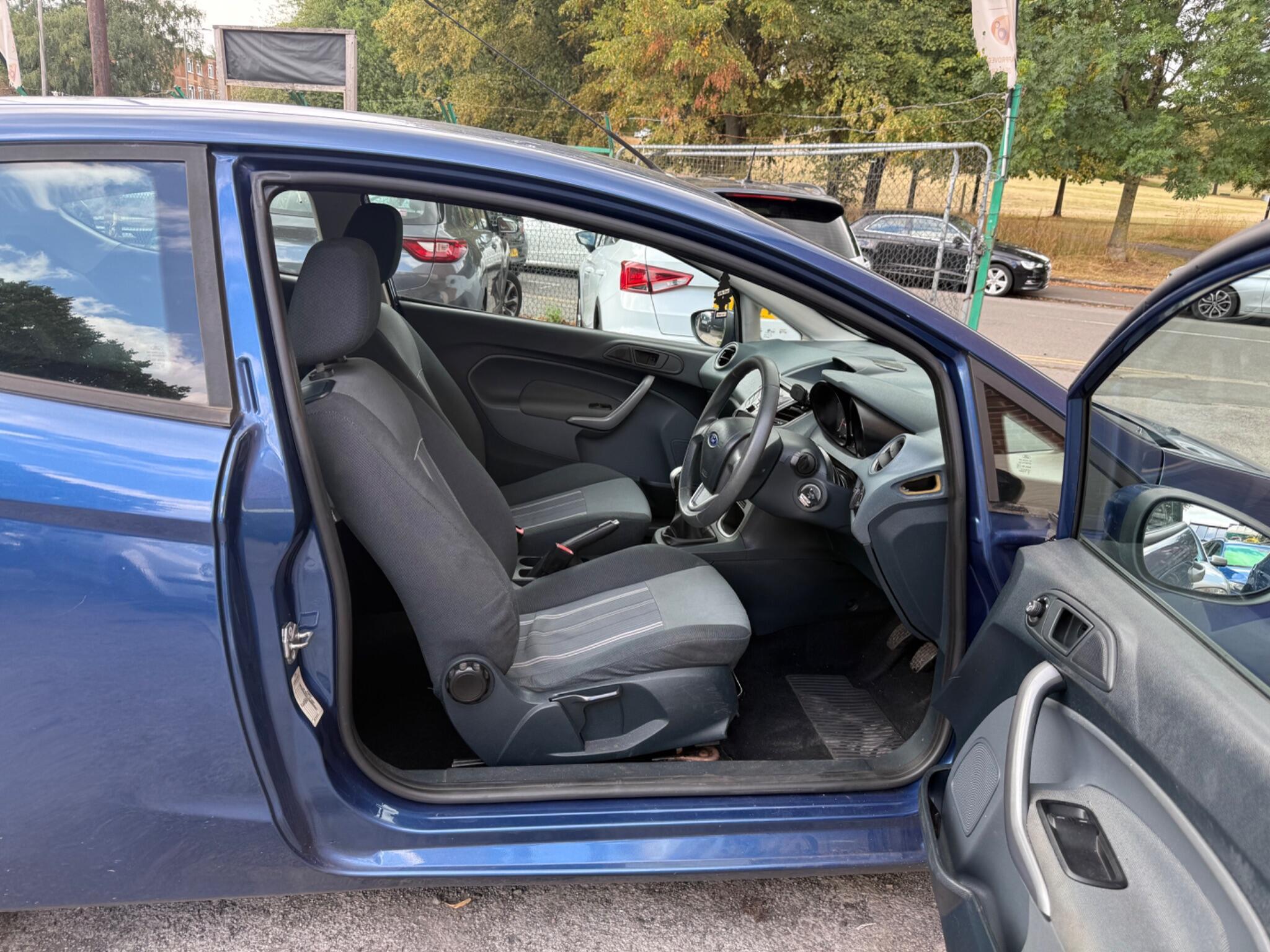 Ford Fiesta - Image 17