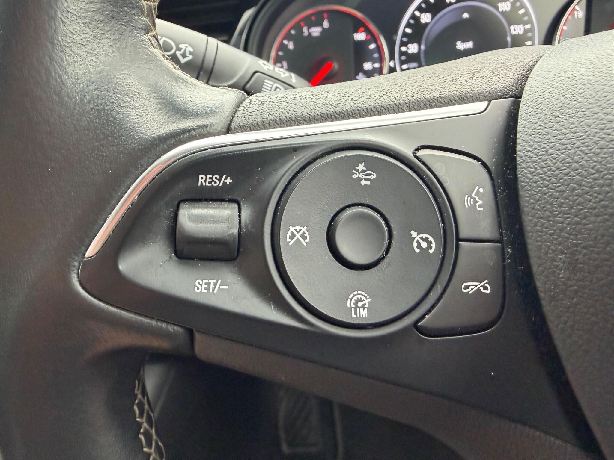 Vauxhall Insignia - Image 25