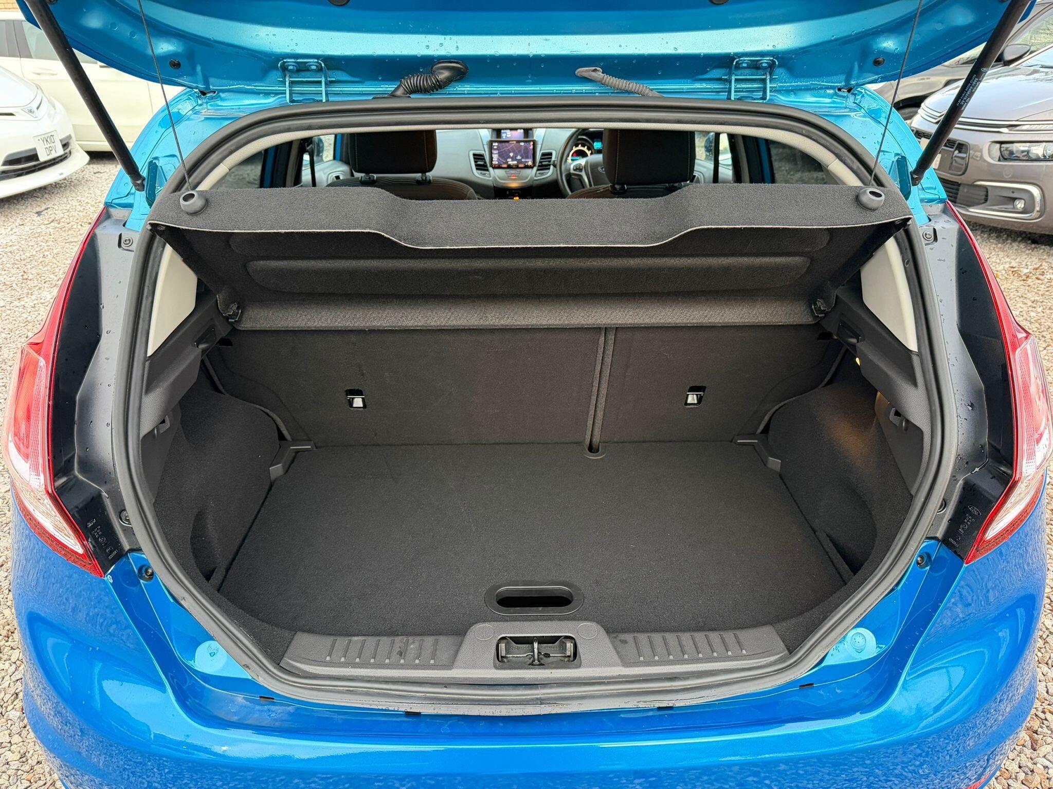 Ford Fiesta - Image 9