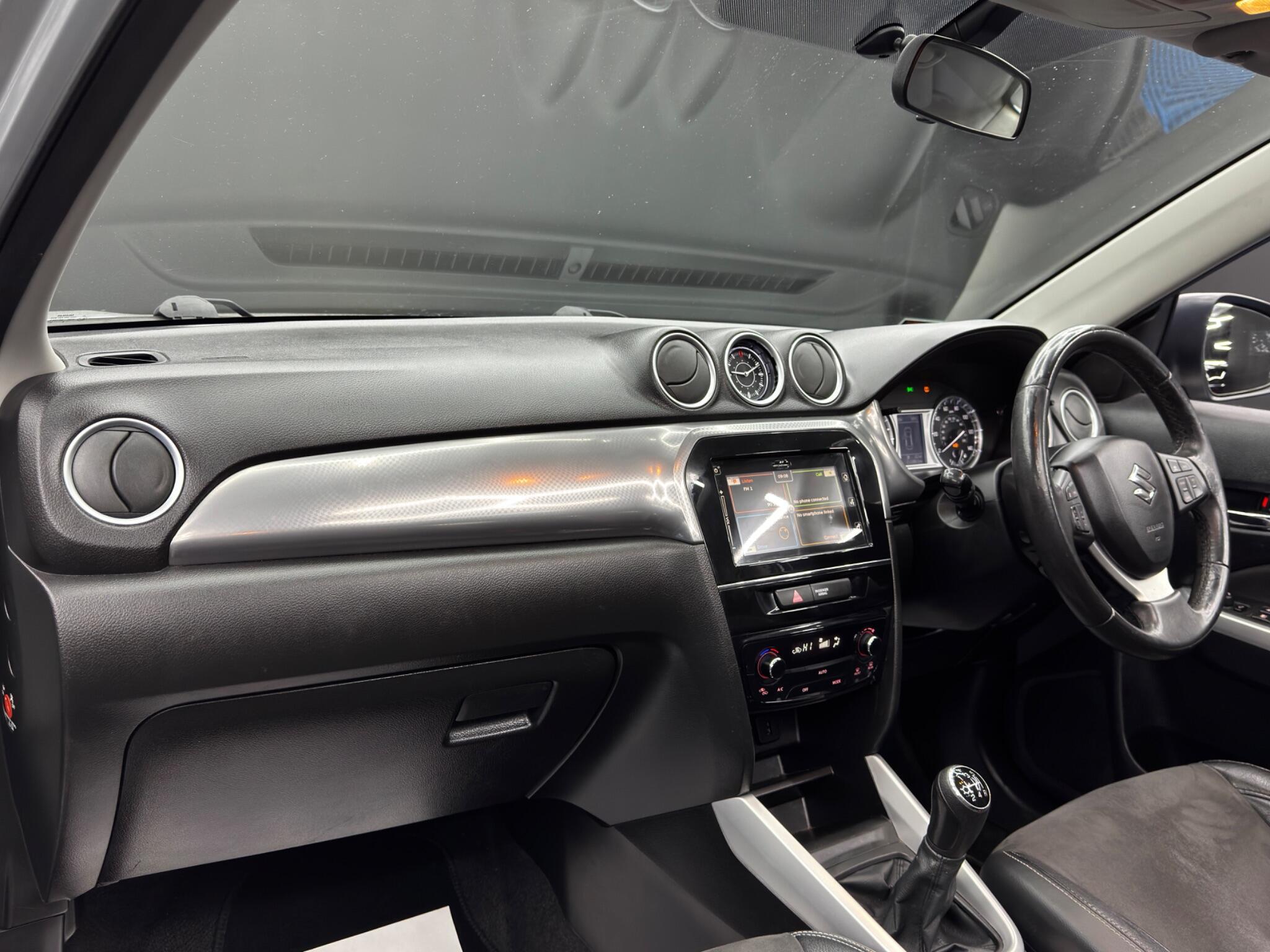 Suzuki Vitara - Image 11